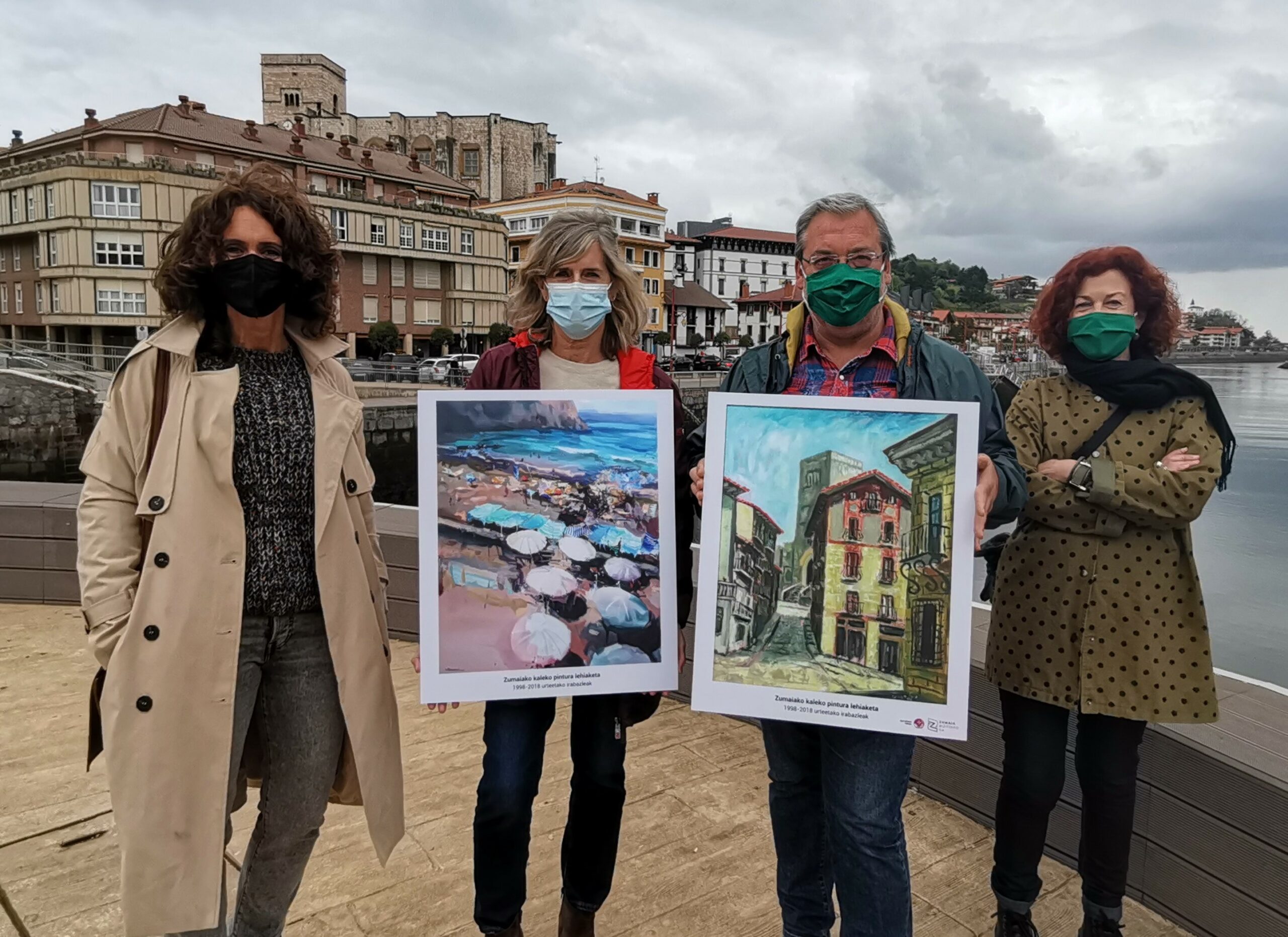 Las obras premiadas en el concurso de pintura al aire libre de los últimos 20 años expuestas en las tiendas de la localidad — Zumaia