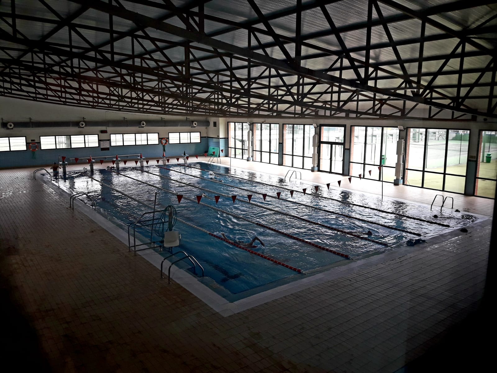 Nuevos horarios dirigidos a las familias para usar la piscina a partir del lunes — Zumaia