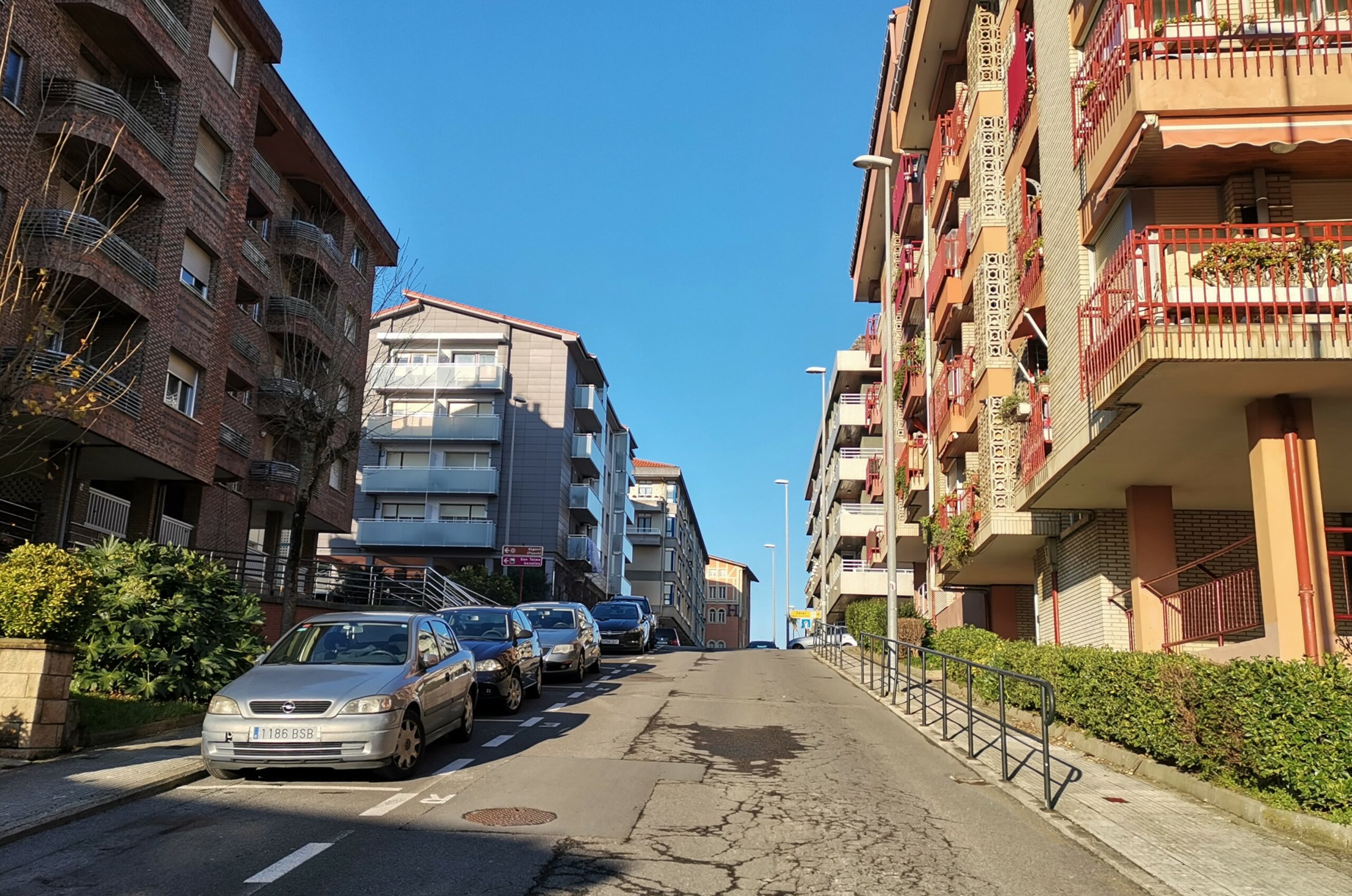 Representantes municipales se reunirán con vecinos/as de Larretxo para tratar el Plan de Accesibilidad y la cuestión de los ascensores — Zumaia