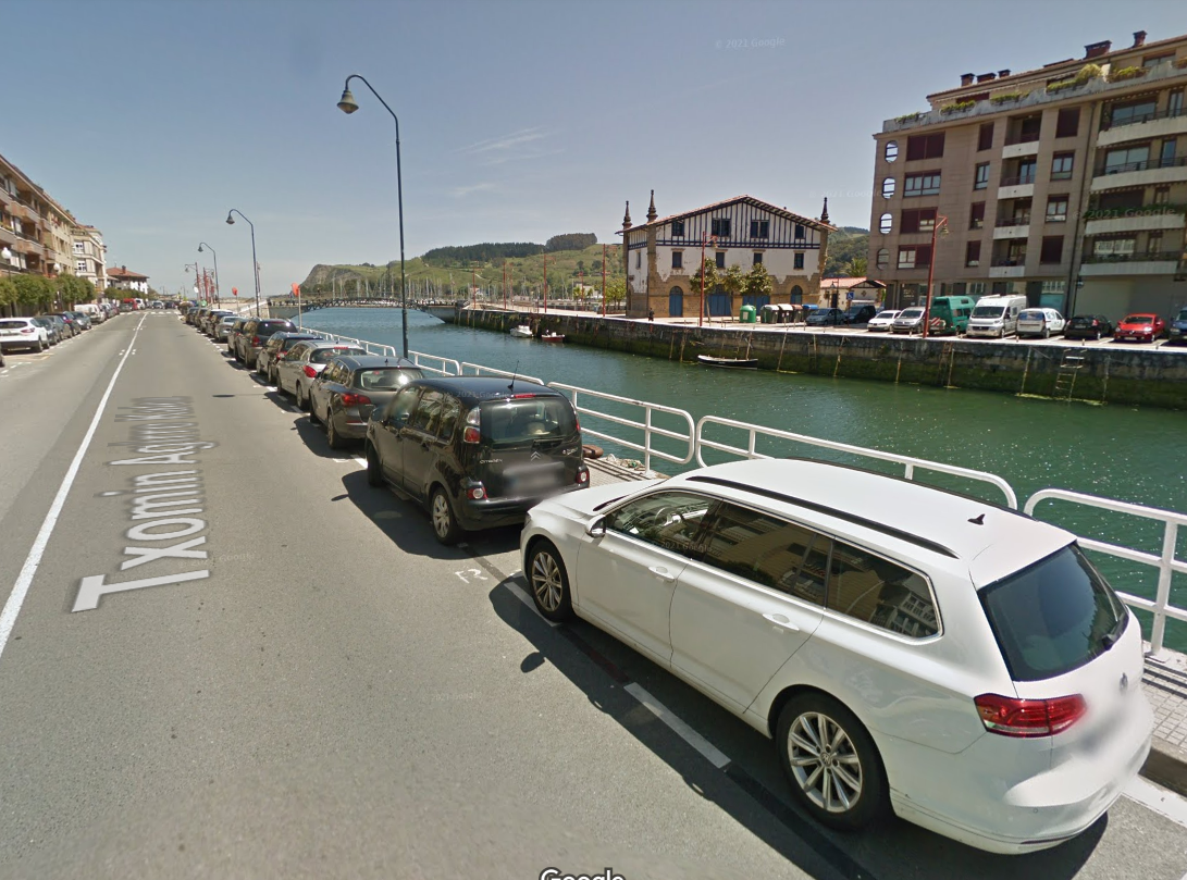 Varios aparcamientos del muelle Txomin Agirre permanecerán cerrados durante un mes — Zumaia