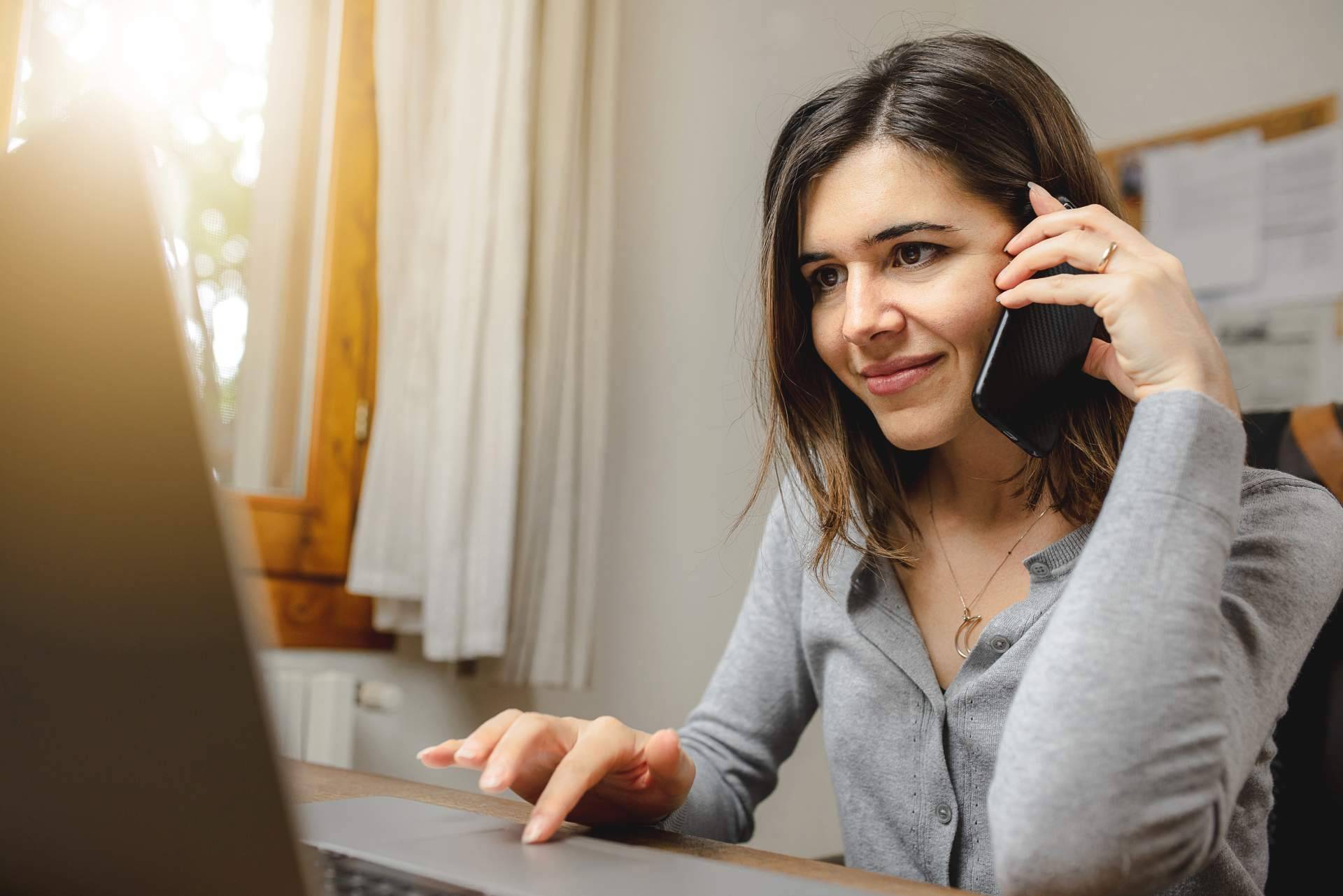 Una solución para aprender inglés vía telefónica es el método Ring Teacher