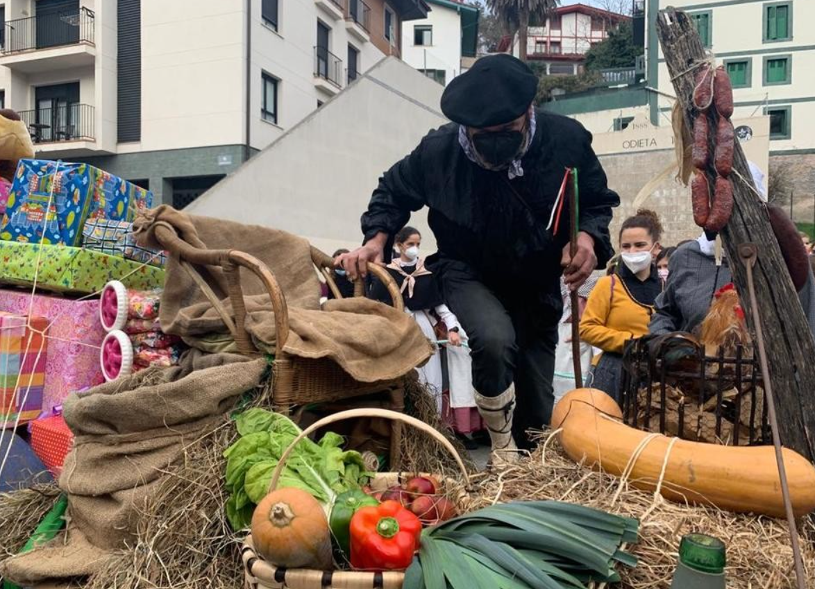Agradecimiento del Ayuntamiento a todas las personas que han colaborado en los actos de Navidad — Zumaia