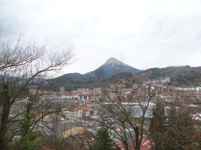 El Ayuntamiento de Arrasate invierte 12 millones de euros en los barrios de la localidad en los últimos 7 años, 4 veces más que en el centro