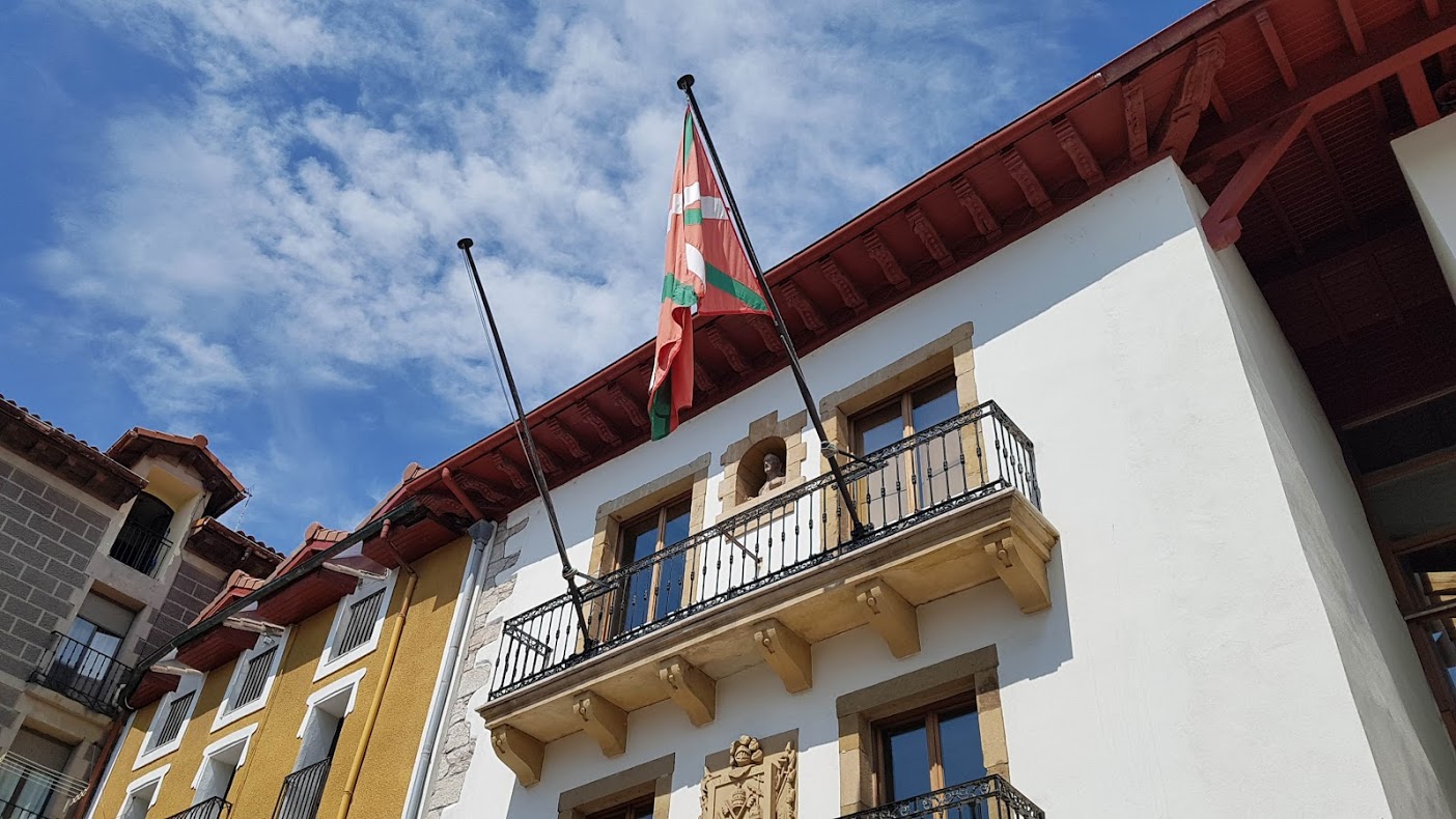 El Ayuntamiento inicia el proceso de selección para el puesto de secretario/a de clase segunda — Zumaia