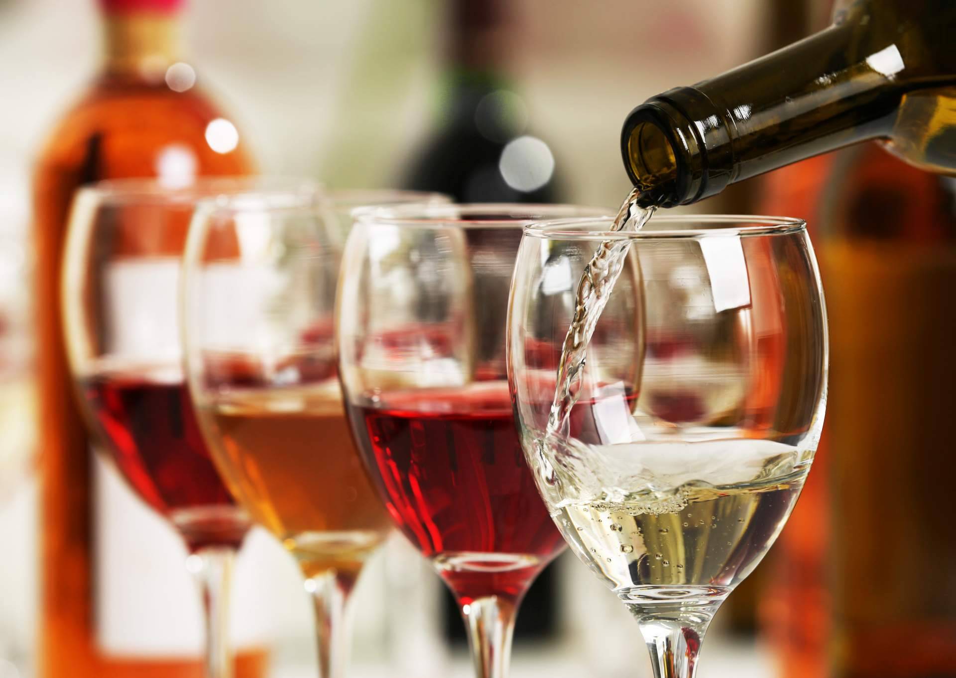 ¿Cuáles son las ventajas de comprar vino a través de internet?