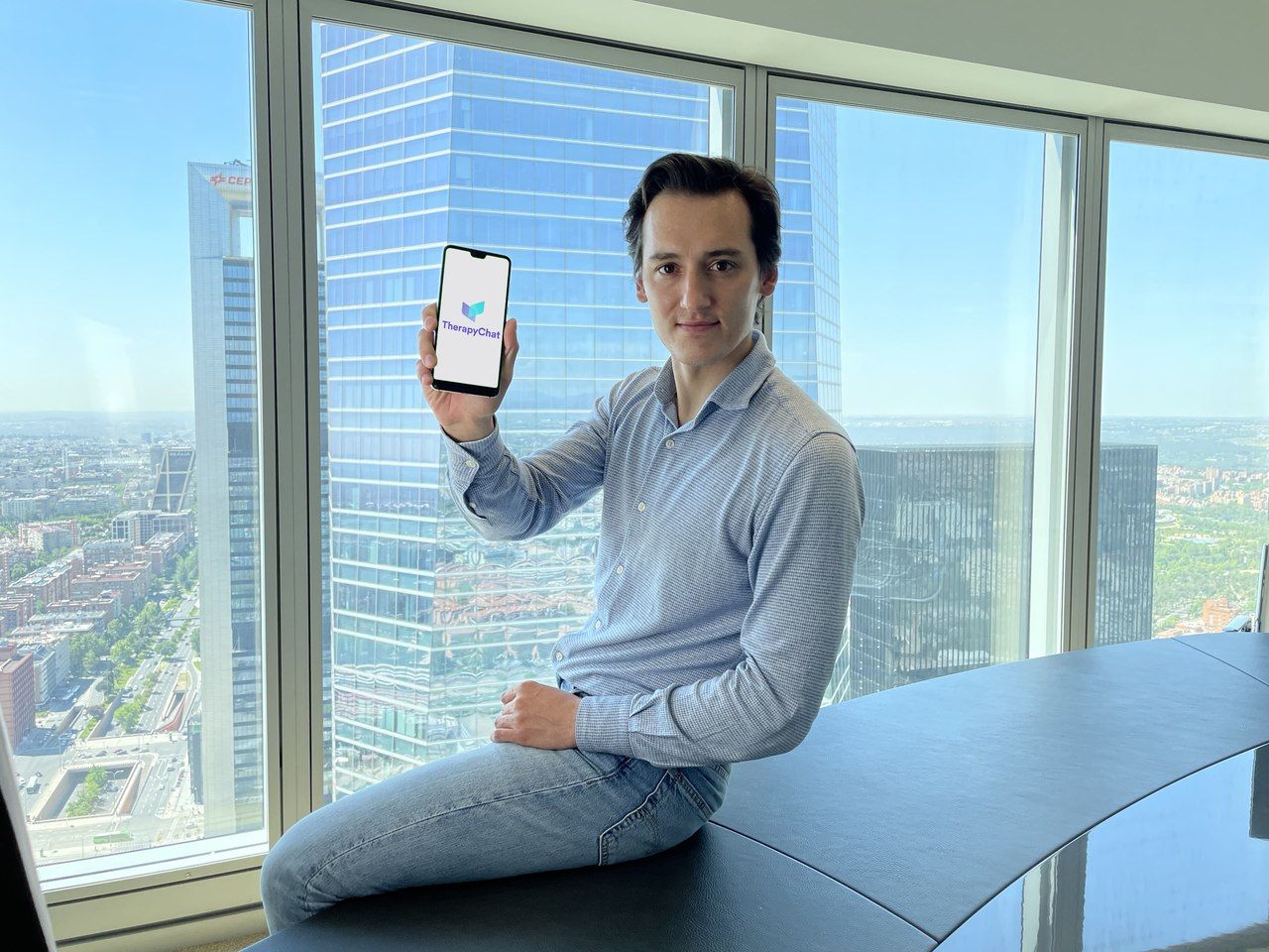 Estée Lauder se une a TherapyChat para impulsar el bienestar emocional en el entorno laboral