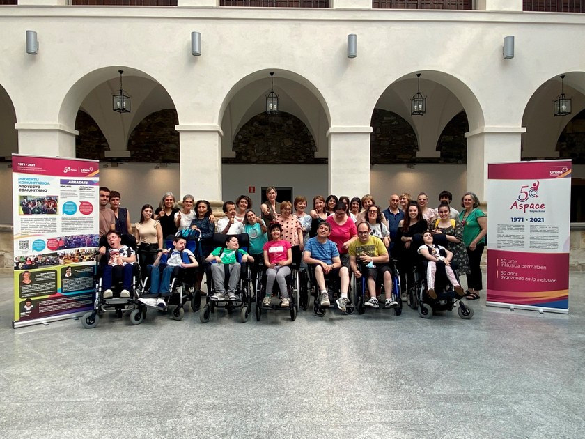 Kulturate acoge la exposición itinerante del 50 aniversario de Aspace Gipuzkoa — Ayuntamiento de Mondragón