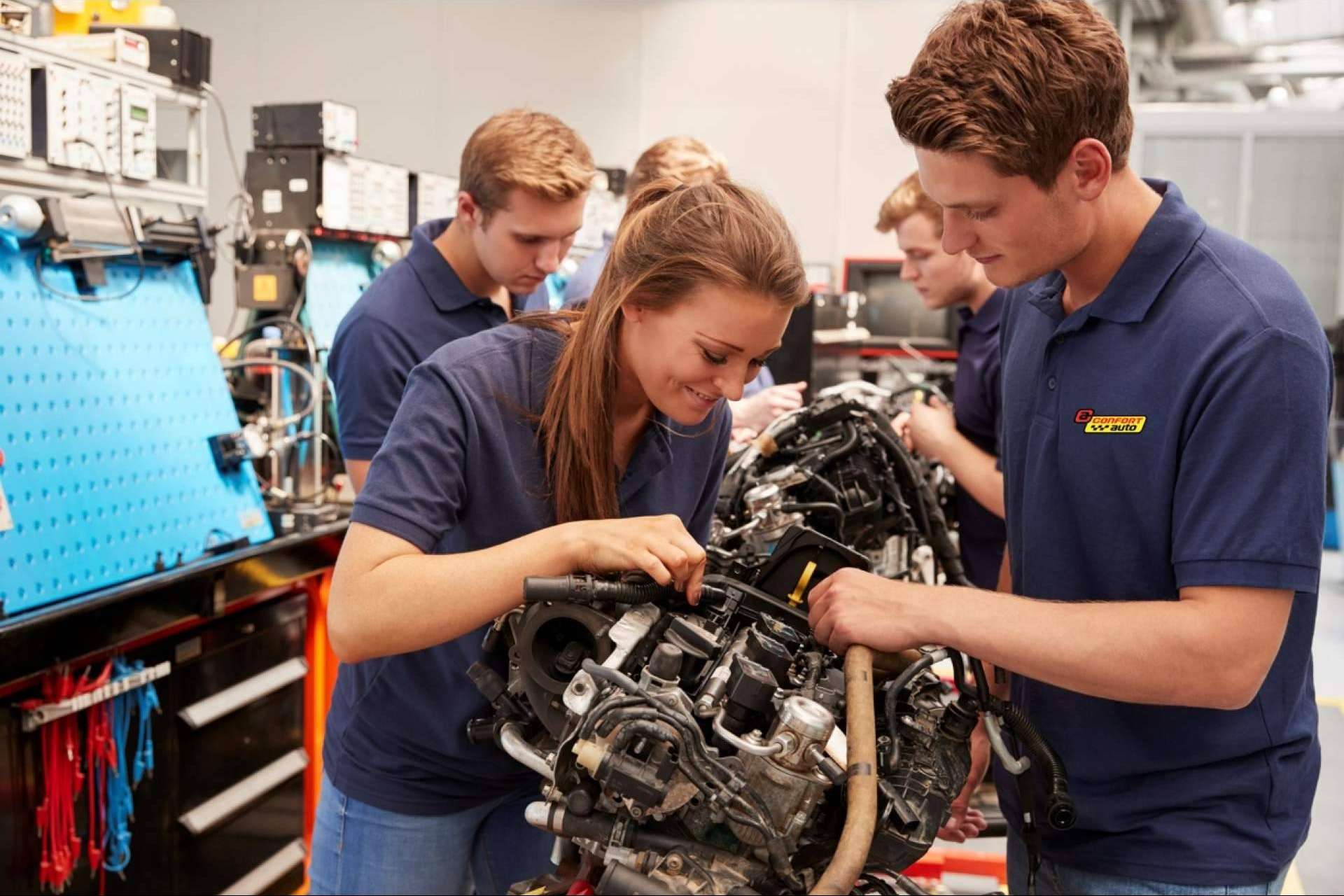 Confortauto, la red española de talleres de coches, elige la formación para liderar los cambios en la movilidad