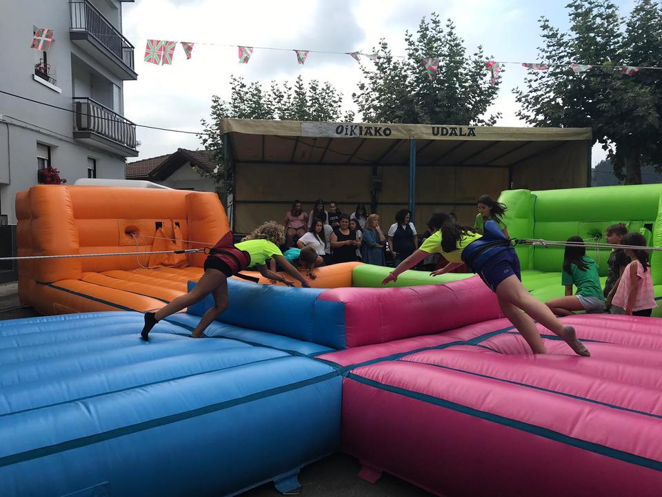 El Ayuntamiento ha publicado la convocatoria de subvenciones para la organización de fiestas de los barrios de Zumaia — Ayuntamiento de Zumaia