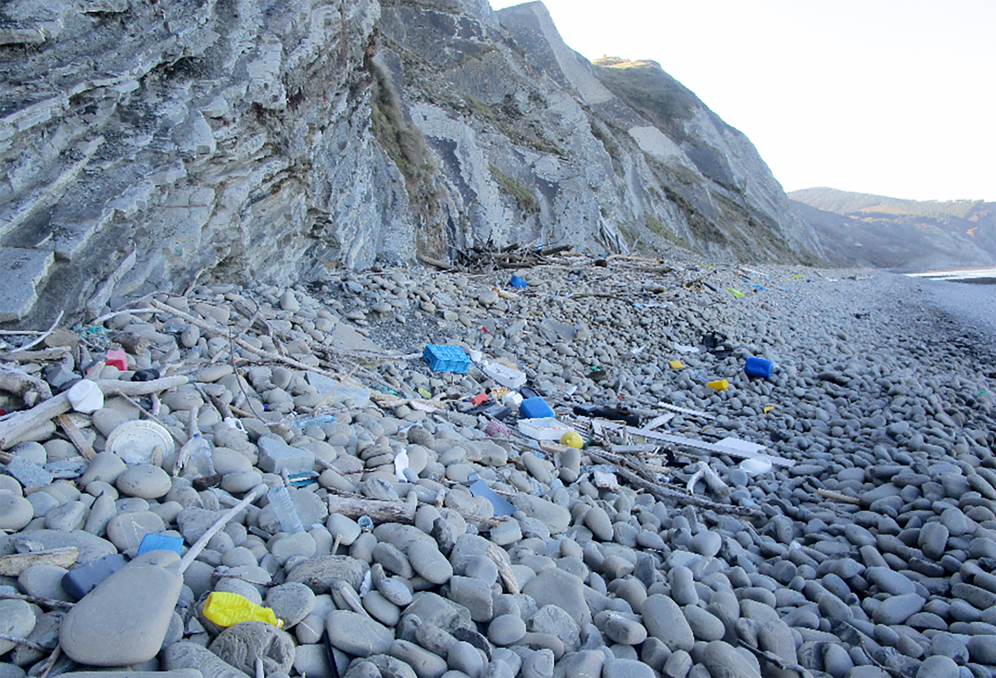 Geoparkea organiza este jueves un coloquio sobre residuos en la terraza de la playa de Itzurun — Ayuntamiento de Zumaia