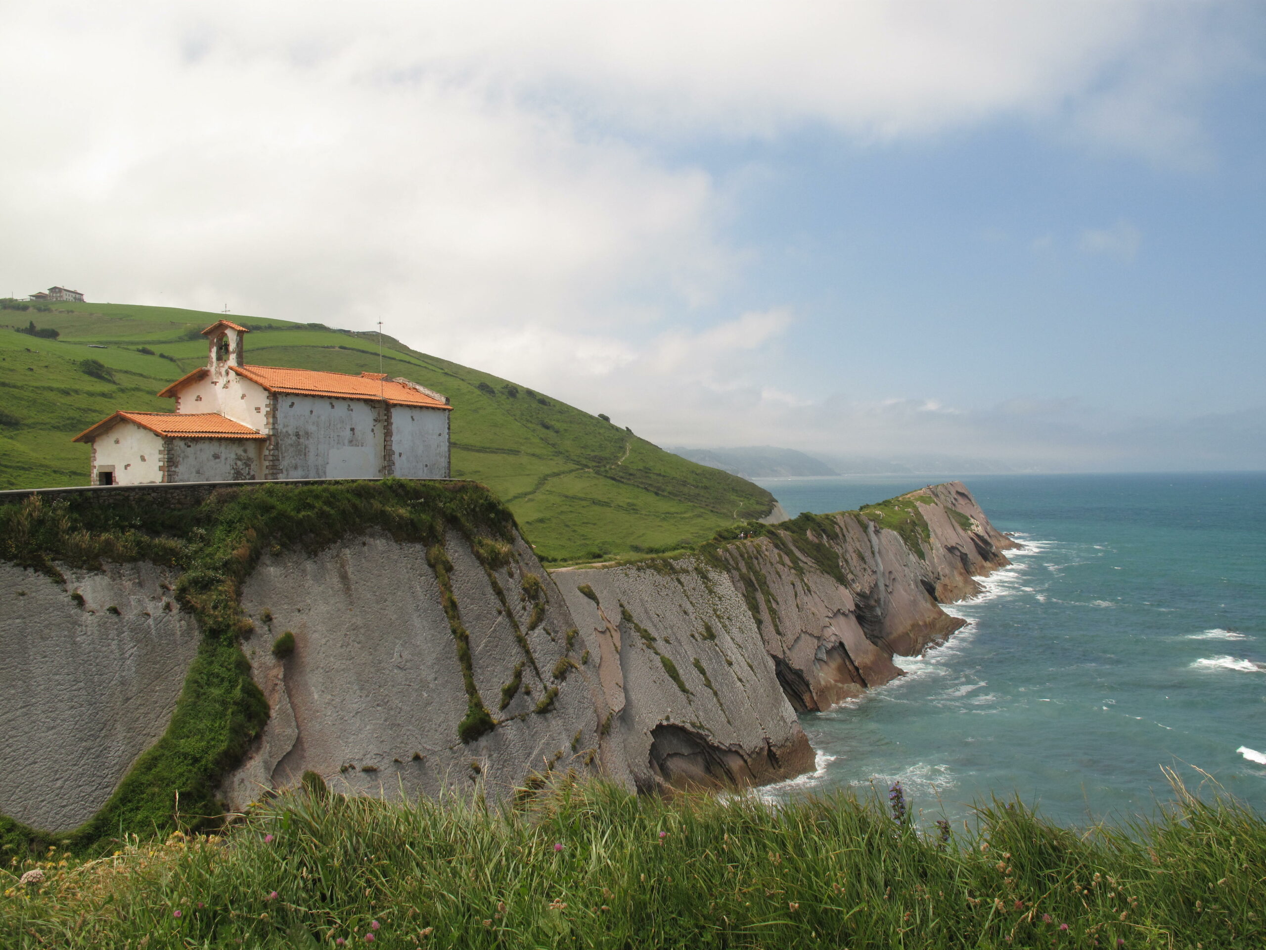 La ermita de San Telmo y la Cofradía abren sus puertas visitantes a partir de hoy — Ayuntamiento de Zumaia