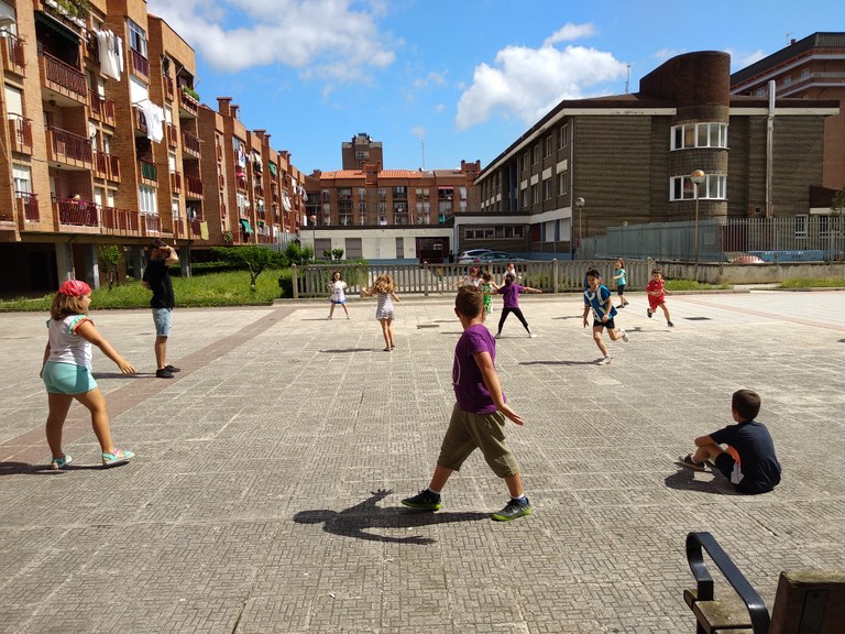 Las reuniones de padres y madres sobre las colonias abiertas serán mañana — Ayuntamiento de Zumaia