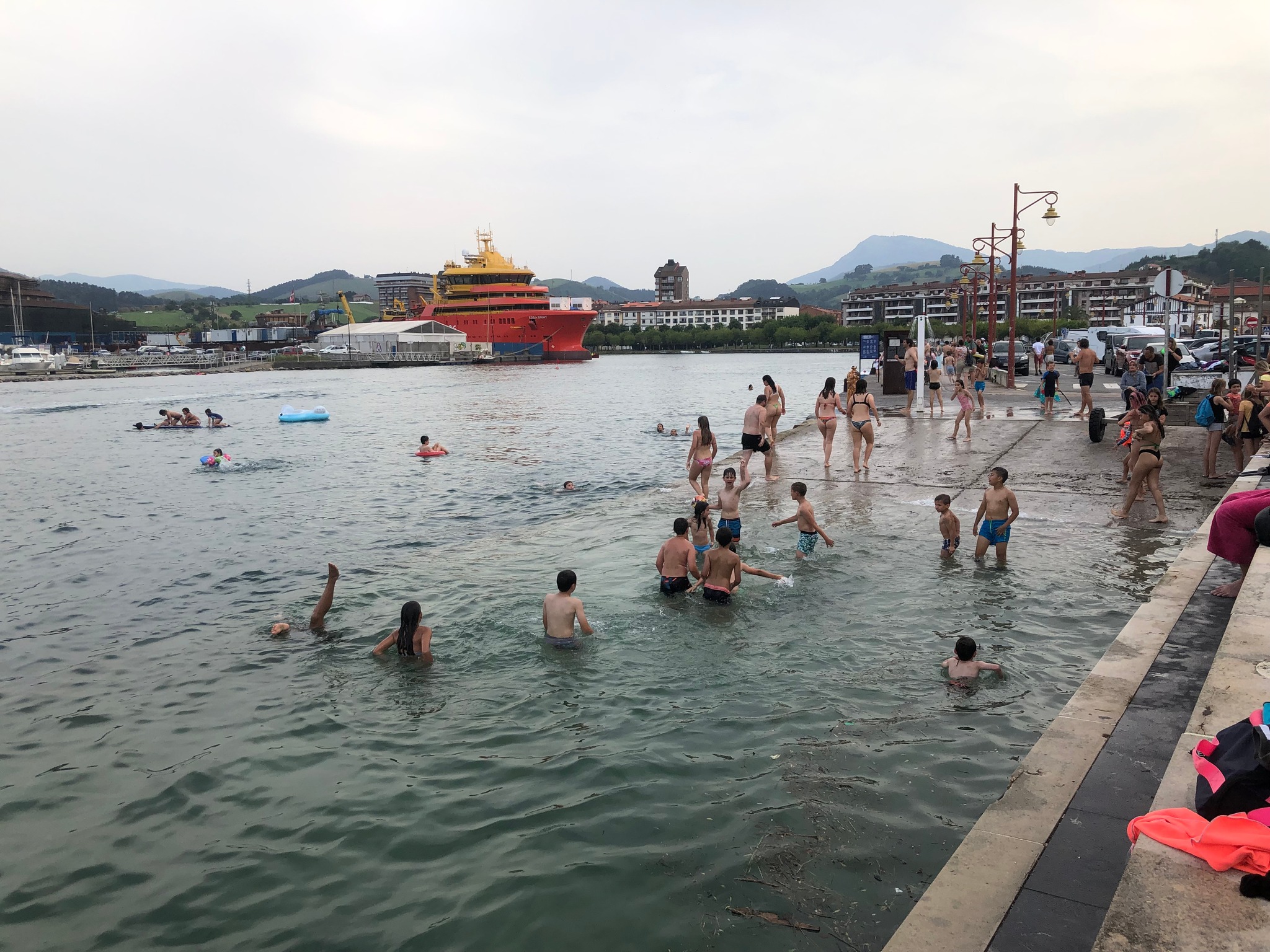 El Ayuntamiento balizará tres zonas de baño en el río Urola — Ayuntamiento de Zumaia