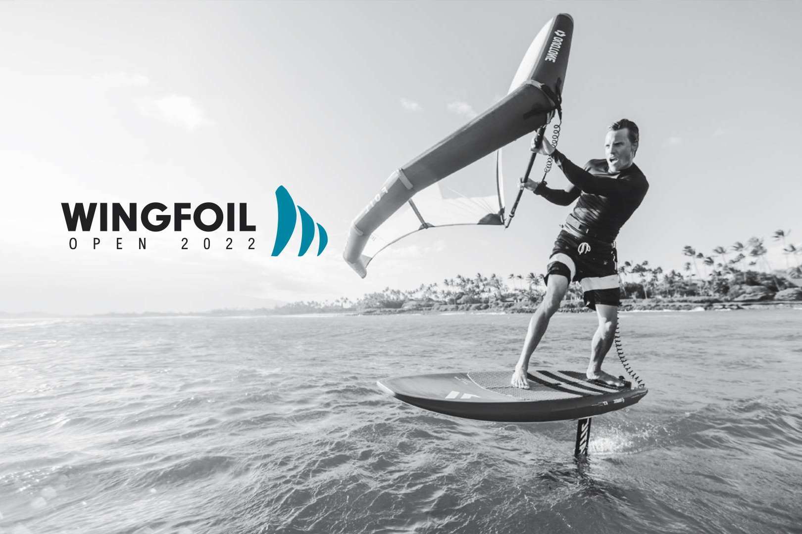 Joaquín Molpeceres con el primer open autonómico de wingfoil en Valencia