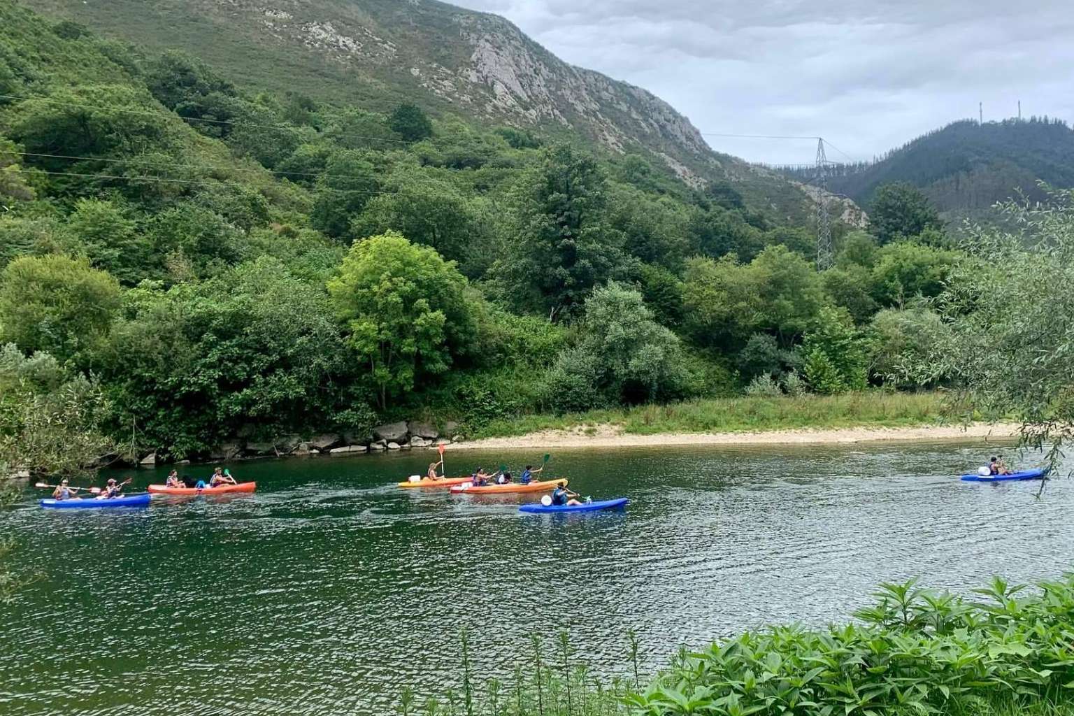 Actividades de turismo activo y aventura en Asturias con la escuela RanaSella