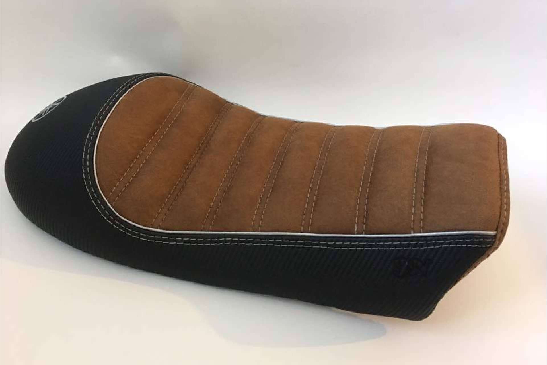 La importancia de un asiento de moto cómodo para viajar, por JM-FUNDAS