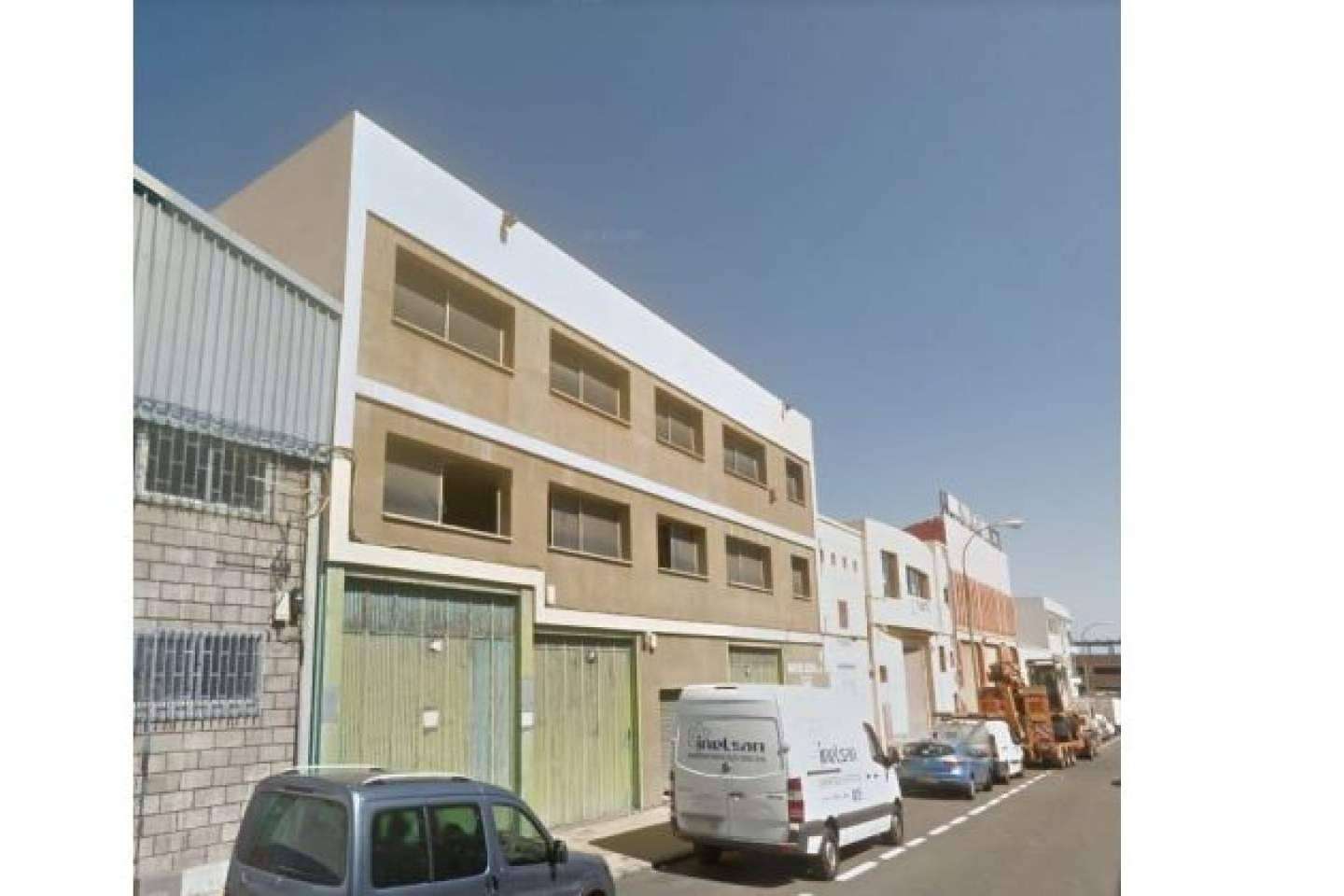 Una nave industrial en Las Palmas de Gran Canaria valorada en más de un millón y medio de euros a la venta, con Eactivos.com
