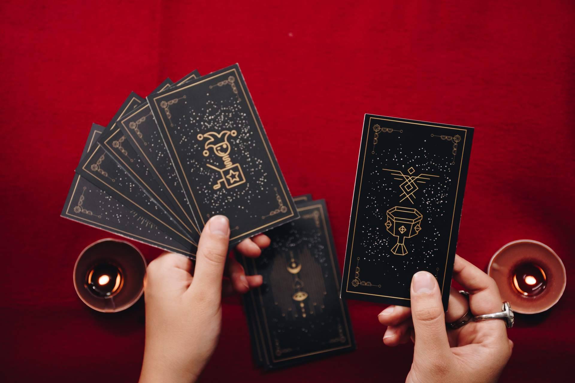 ¿Existe un tarot telefónico barato con pago con visa?, por Marta Aguado