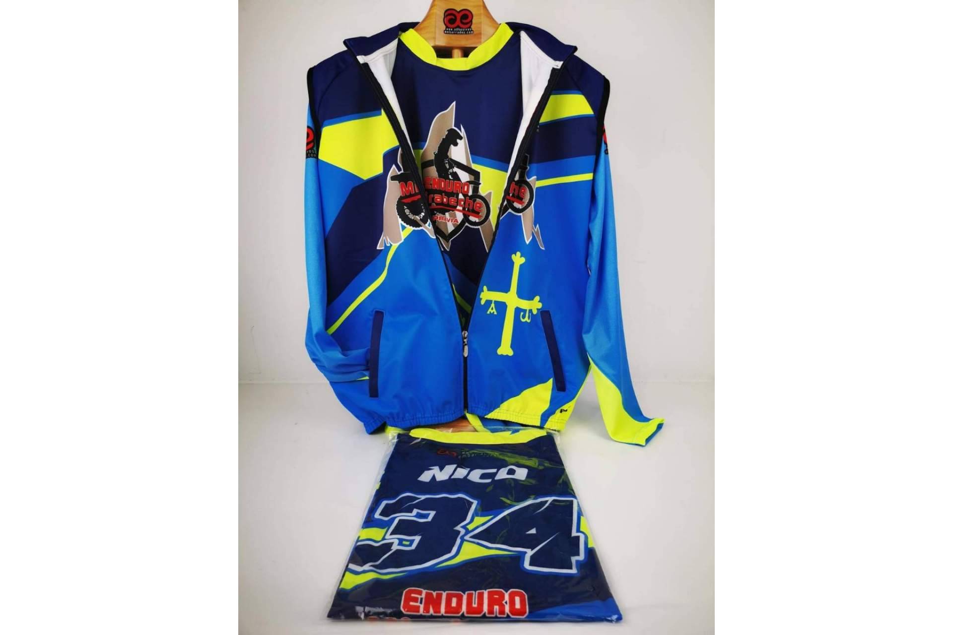 Crear una imagen exclusiva con equipación de enduro y motocross personalizada de la mano de ADHESIVOSEMBARRADOS