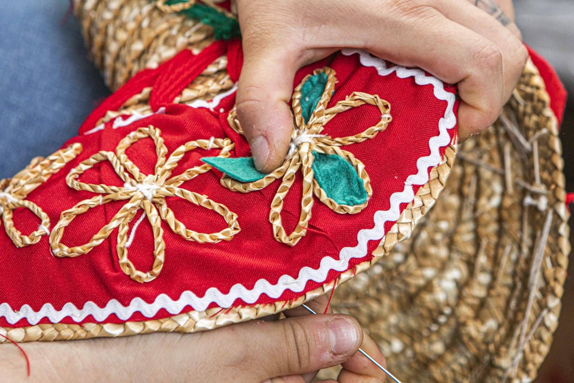 La Red Española de Desarrollo Rural | REDR y REDEIA promocionan los viajes experiencia al mundo rural de la mano de los oficios artesanos