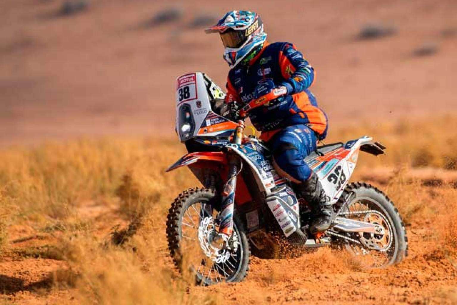 ADHESIVOSEMBARRADOS ofrece ropa personalizada para off road