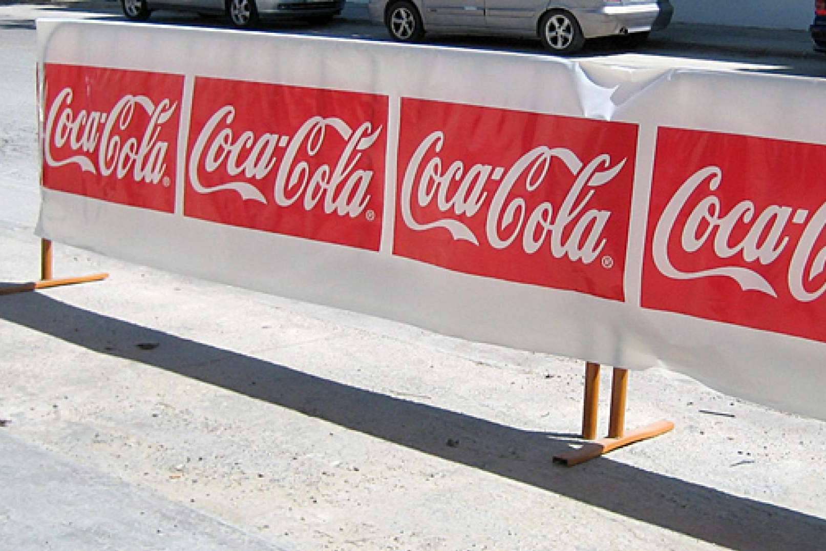 Las pancartas y cubrevallas publicitarias personalizadas para eventos de Oxydo