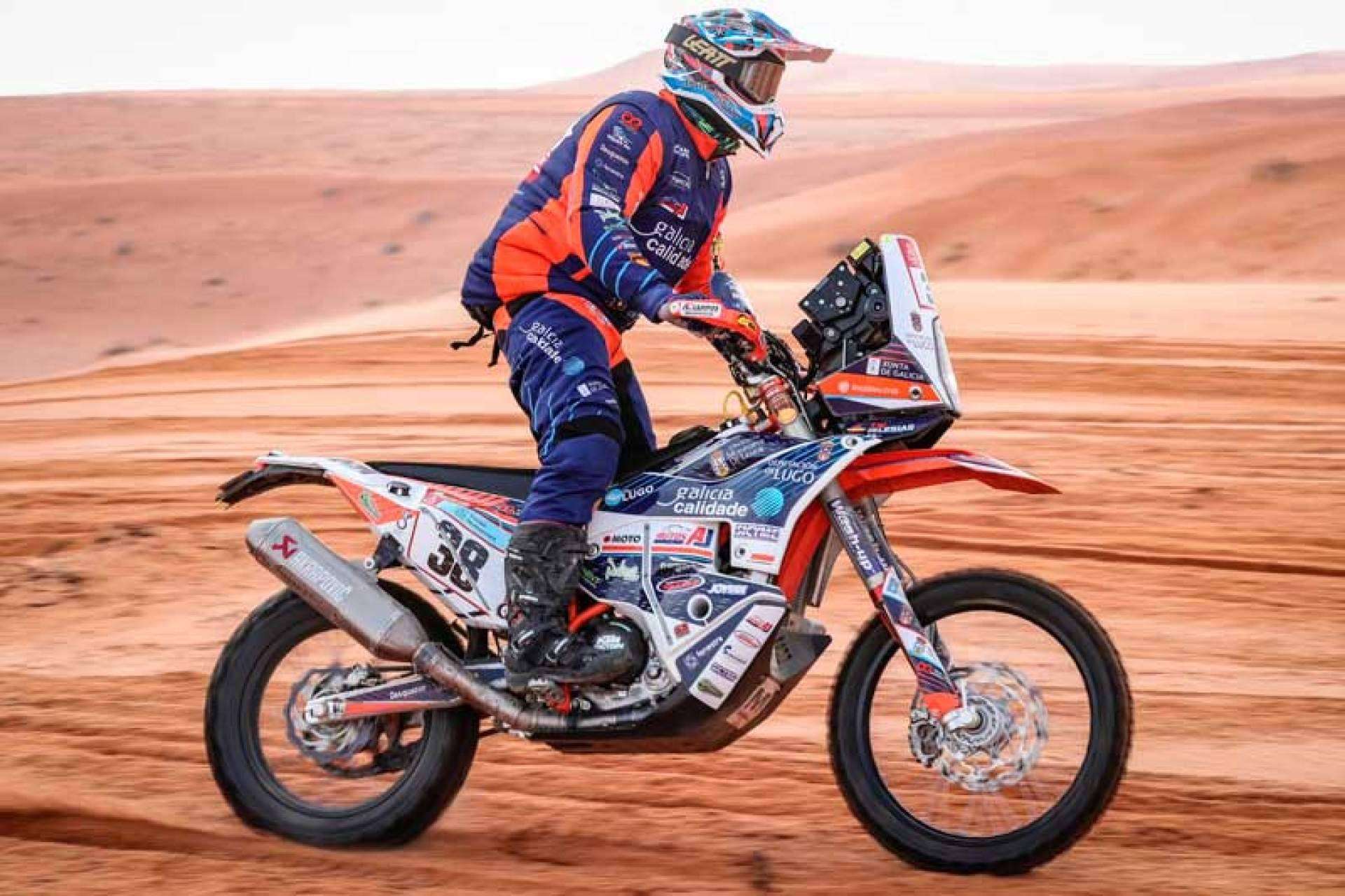 ADHESIVOSEMBARRADOS dispone de equipación Dakar