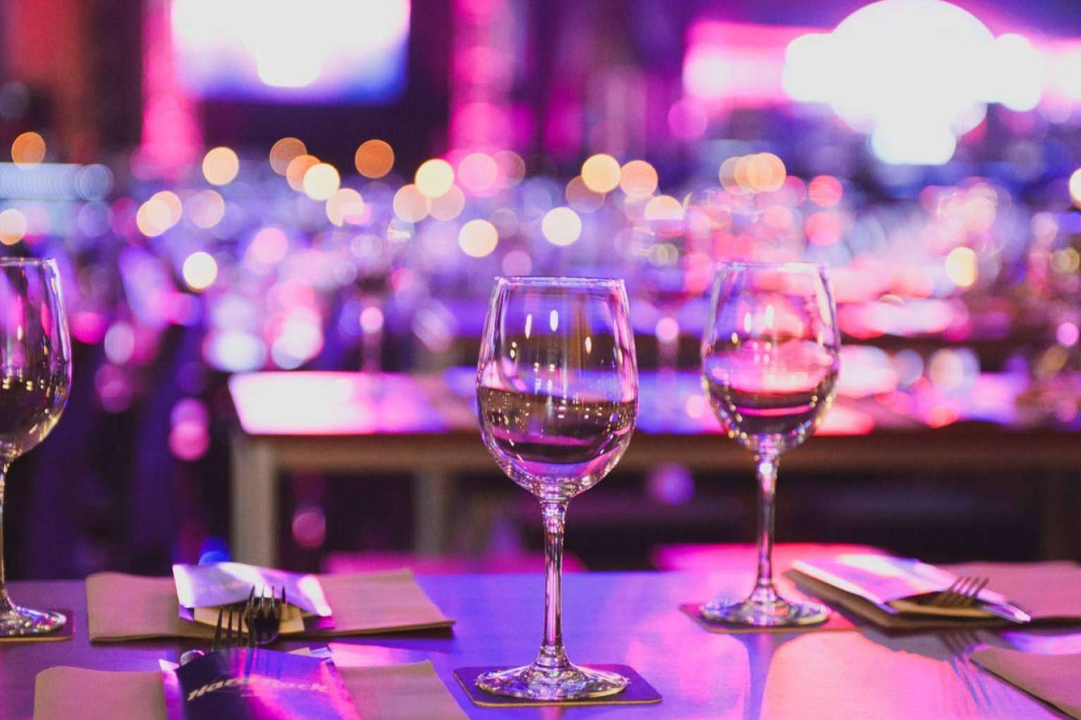 La agencia de eventos que ofrece ayuda gratuita para organizar un evento, Help Events
