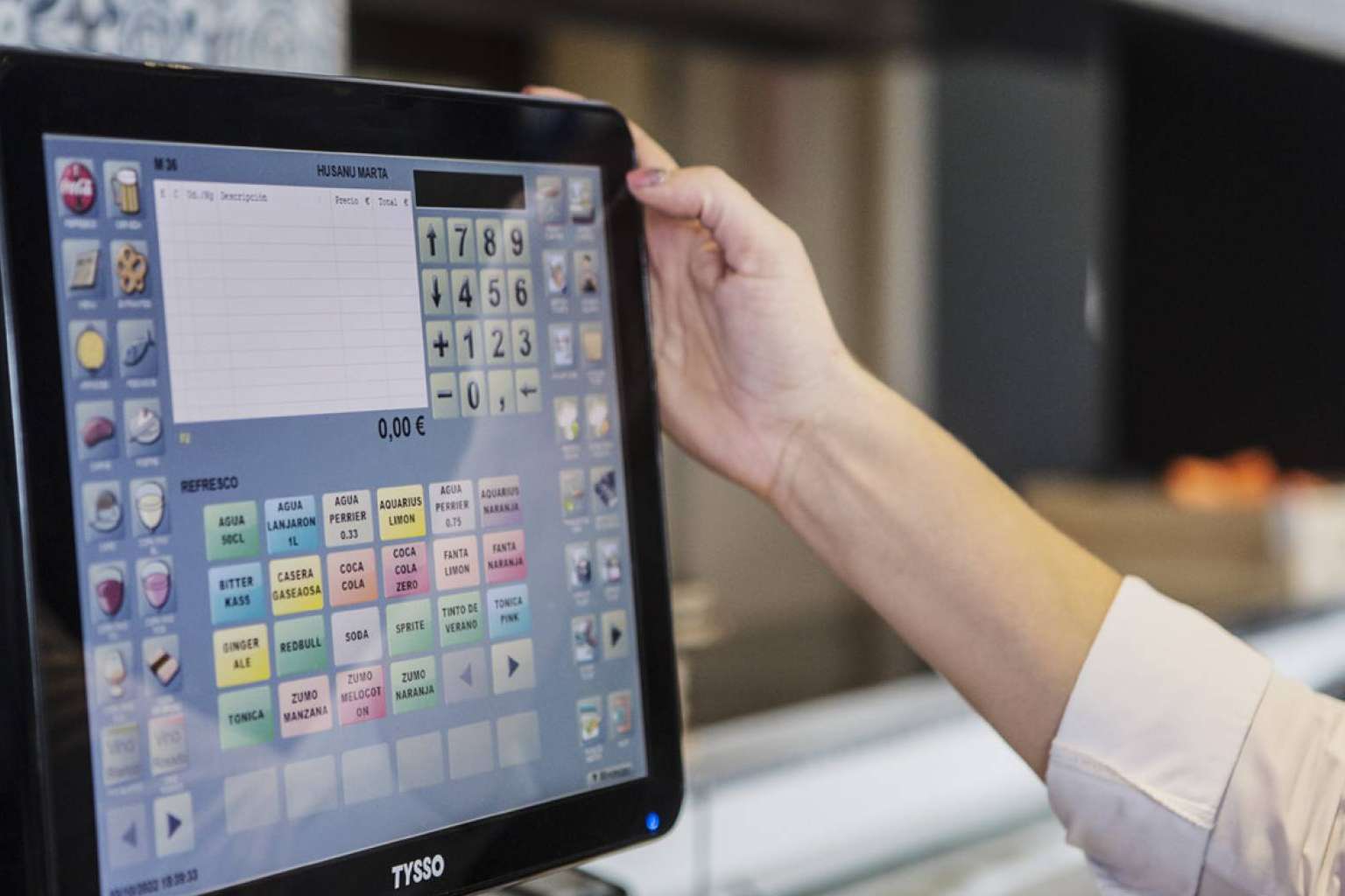 Optimizar el servicio de un negocio con el software Hosteltáctil