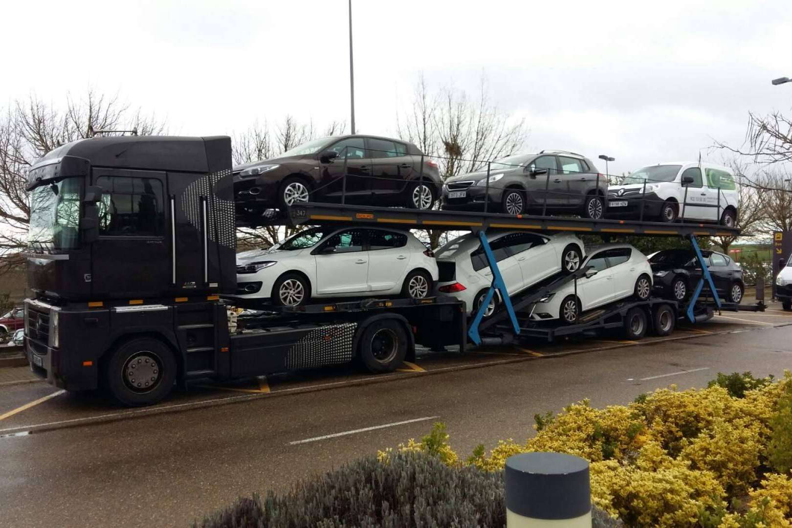 Alicotrans permite el acceso a la propiedad de cabezas tractoras y semirremolques a sus socios