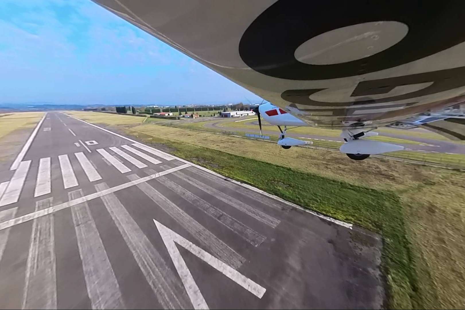 Asturfly es una escuela de vuelo de ultraligero situada en Asturias