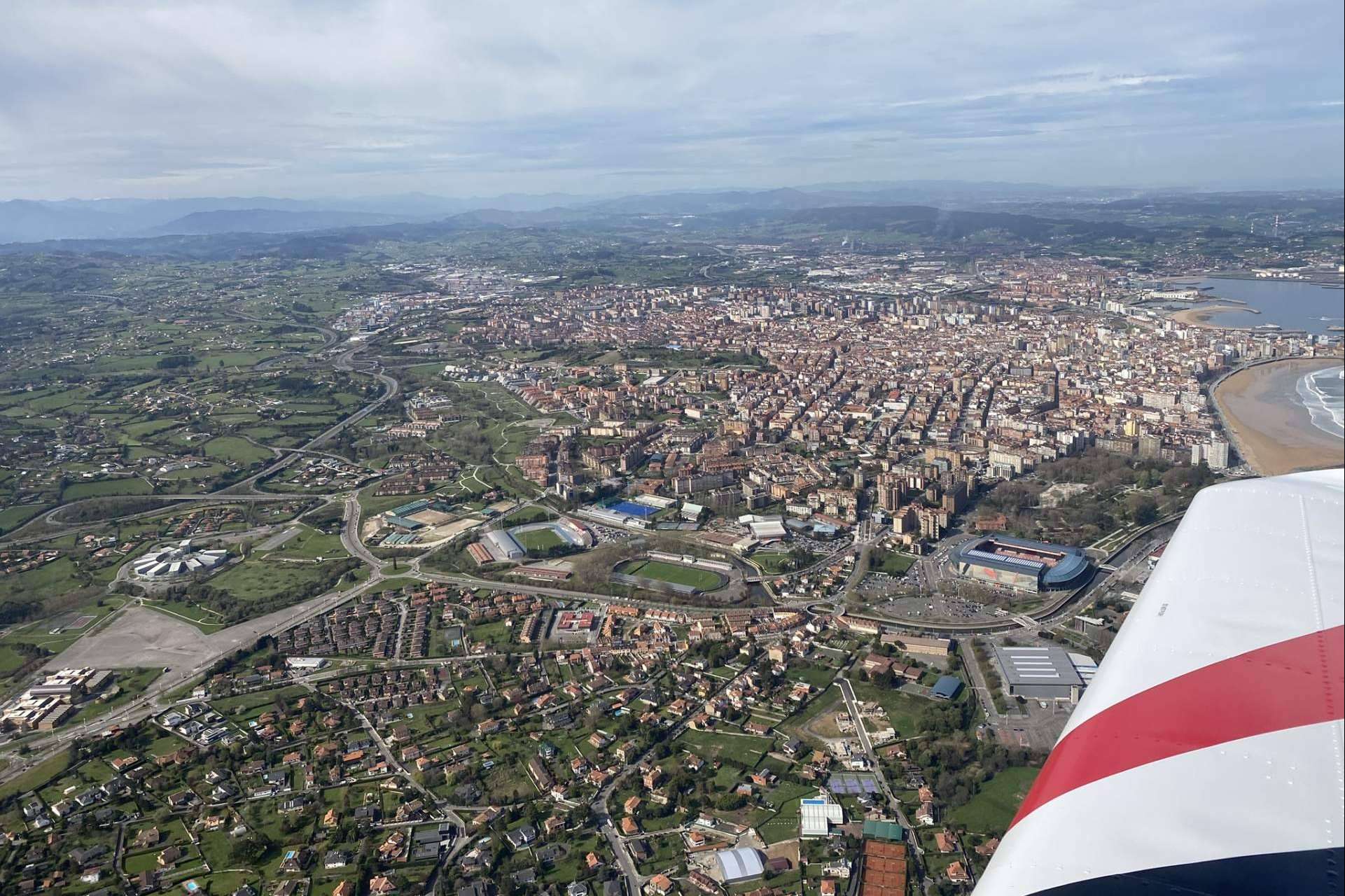 ¿Cómo aprender a volar en avioneta en Asturias? Consejos útiles para ser un buen piloto