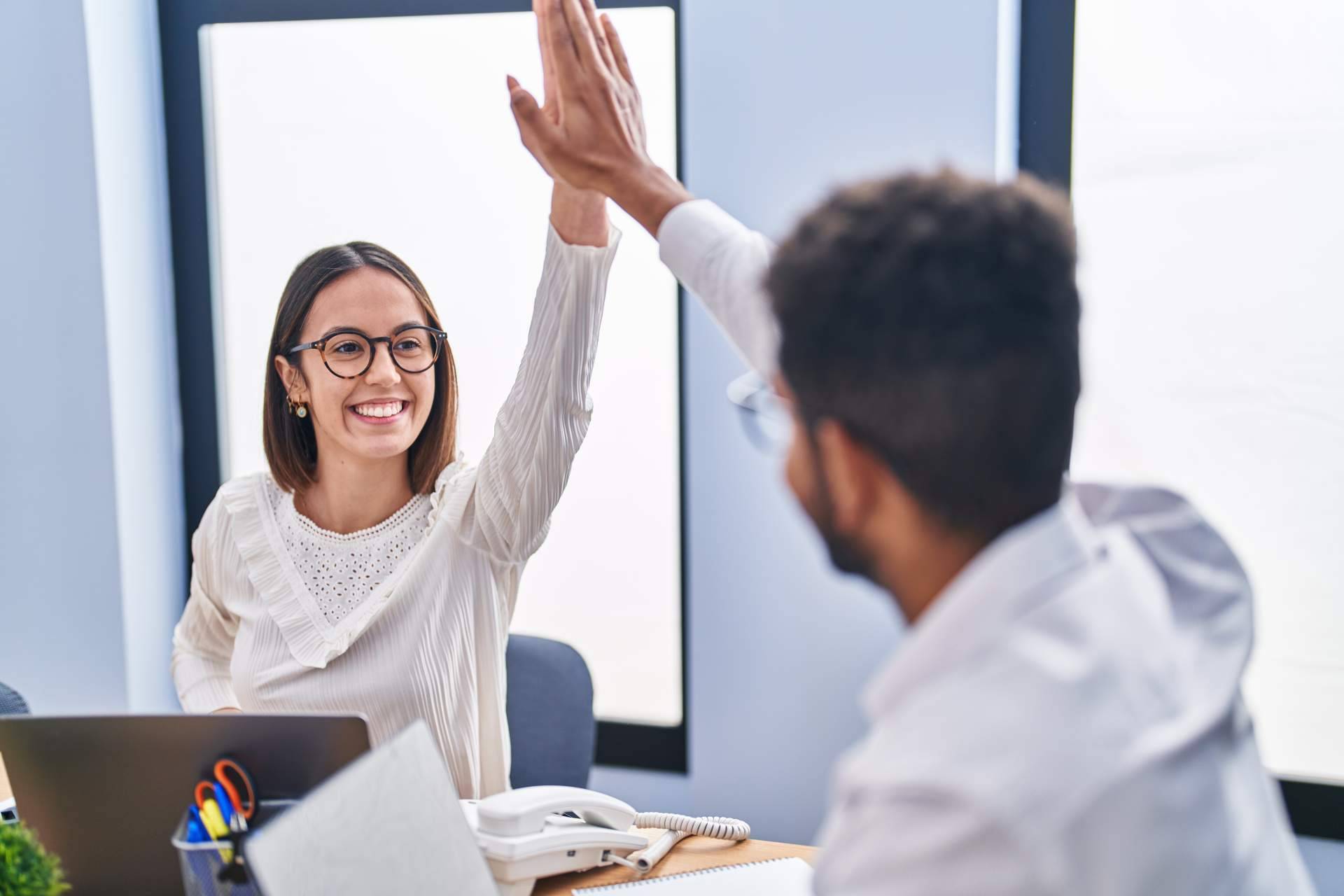 ¿Cuáles son las características del proceso de contratación de Hirint?