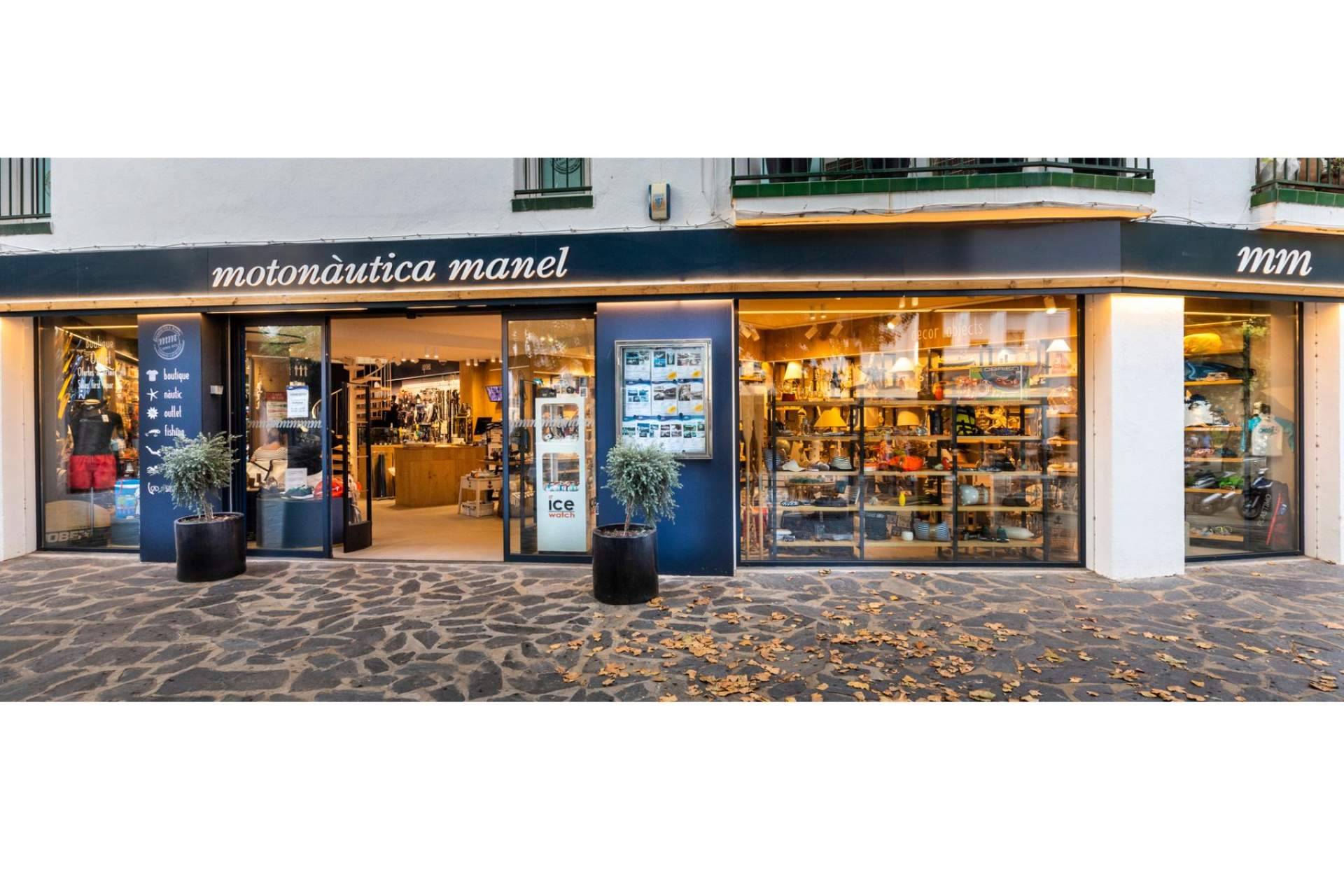 Encontrar en Cadaqués venta y servicio integral náutico, con Motonàutica Manel