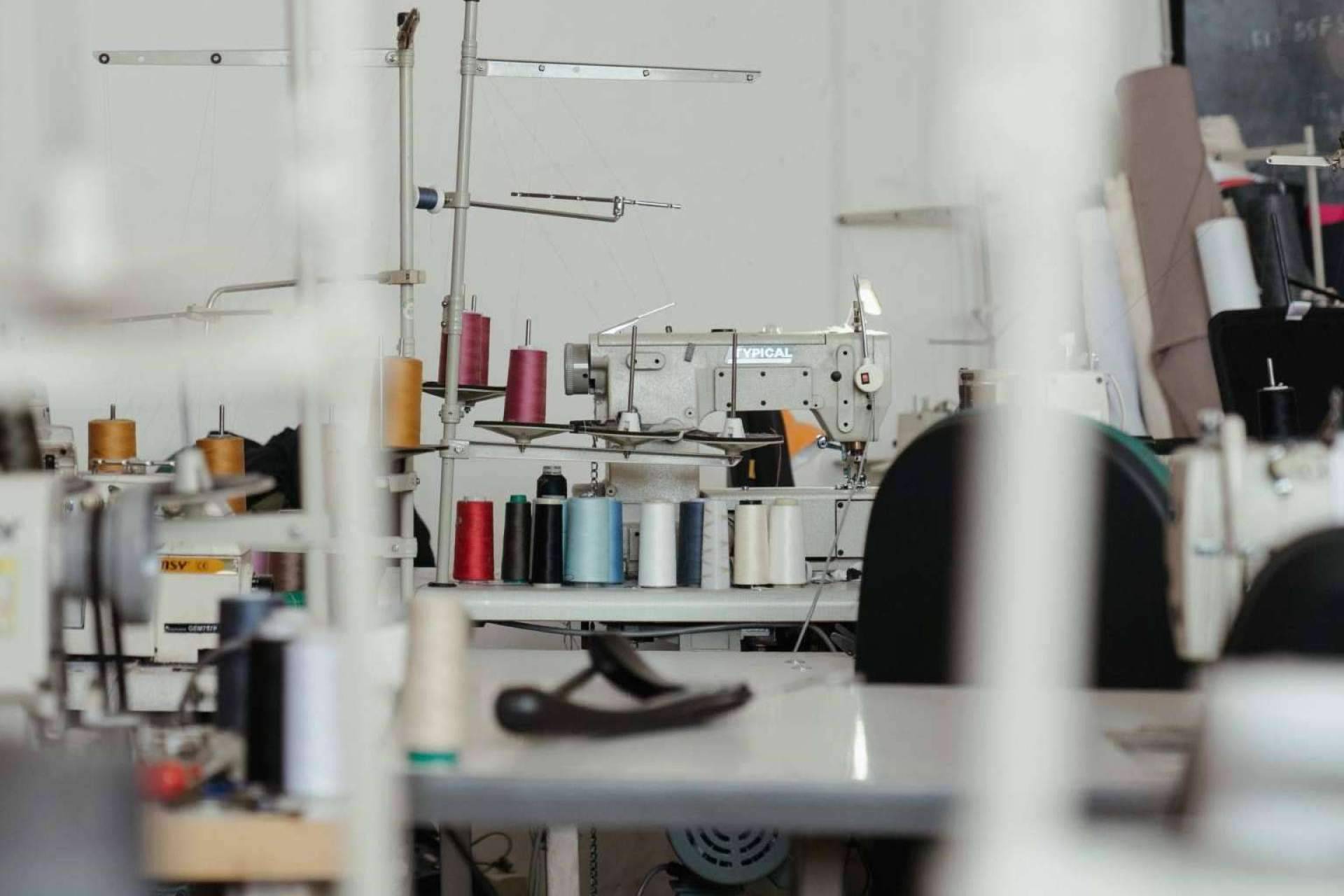 Diambaar, una marca de ropa urbana con telas africanas creada por Diomcoop