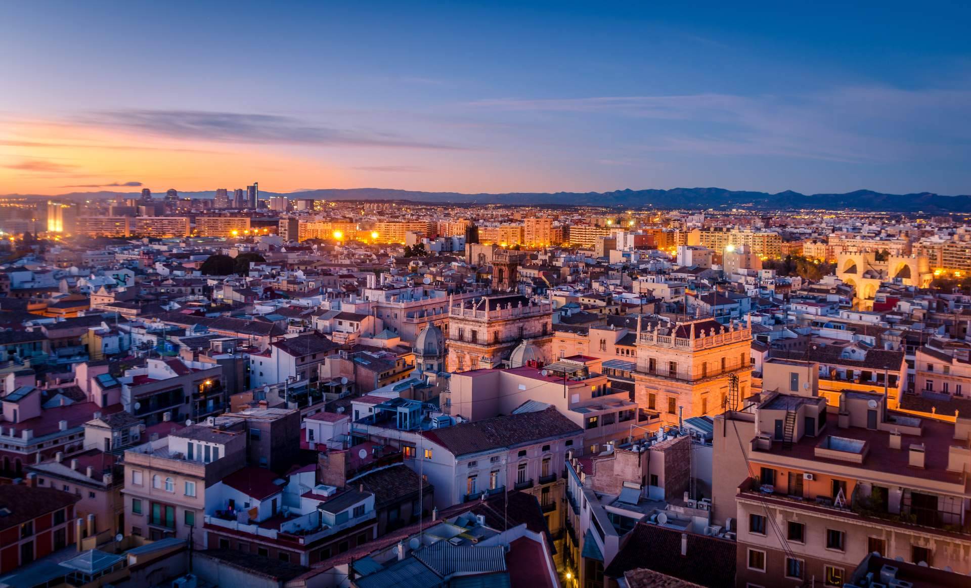 ¿Dónde se puede encontrar un hospedaje de calidad en Valencia?, Valhotel
