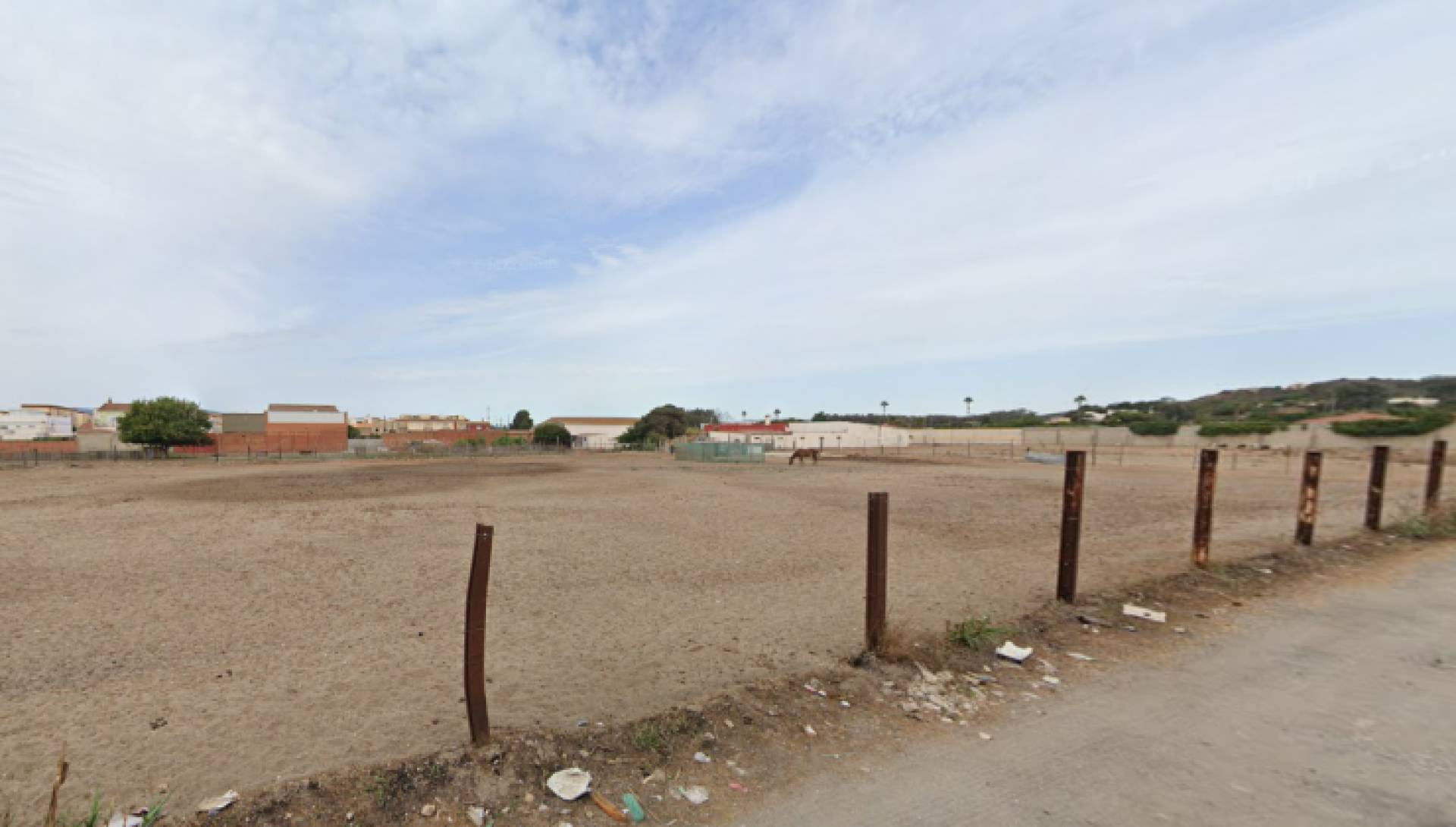 A subasta terrenos, viviendas y garajes en La Línea de la Concepción y en Mijas con Eactivos.com