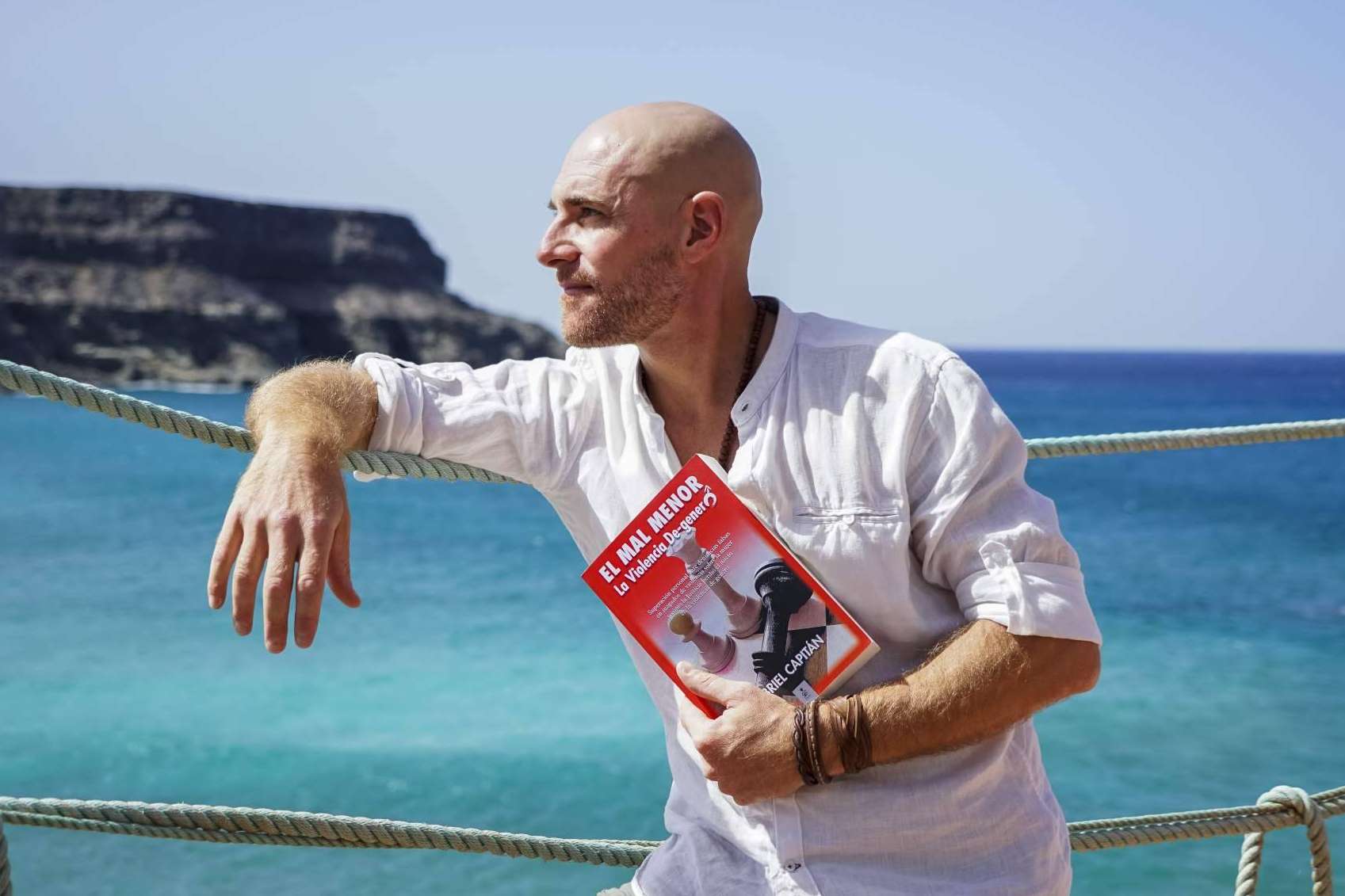 Gabriel Capitán y su libro 'El mal menor', un relato de superación personal