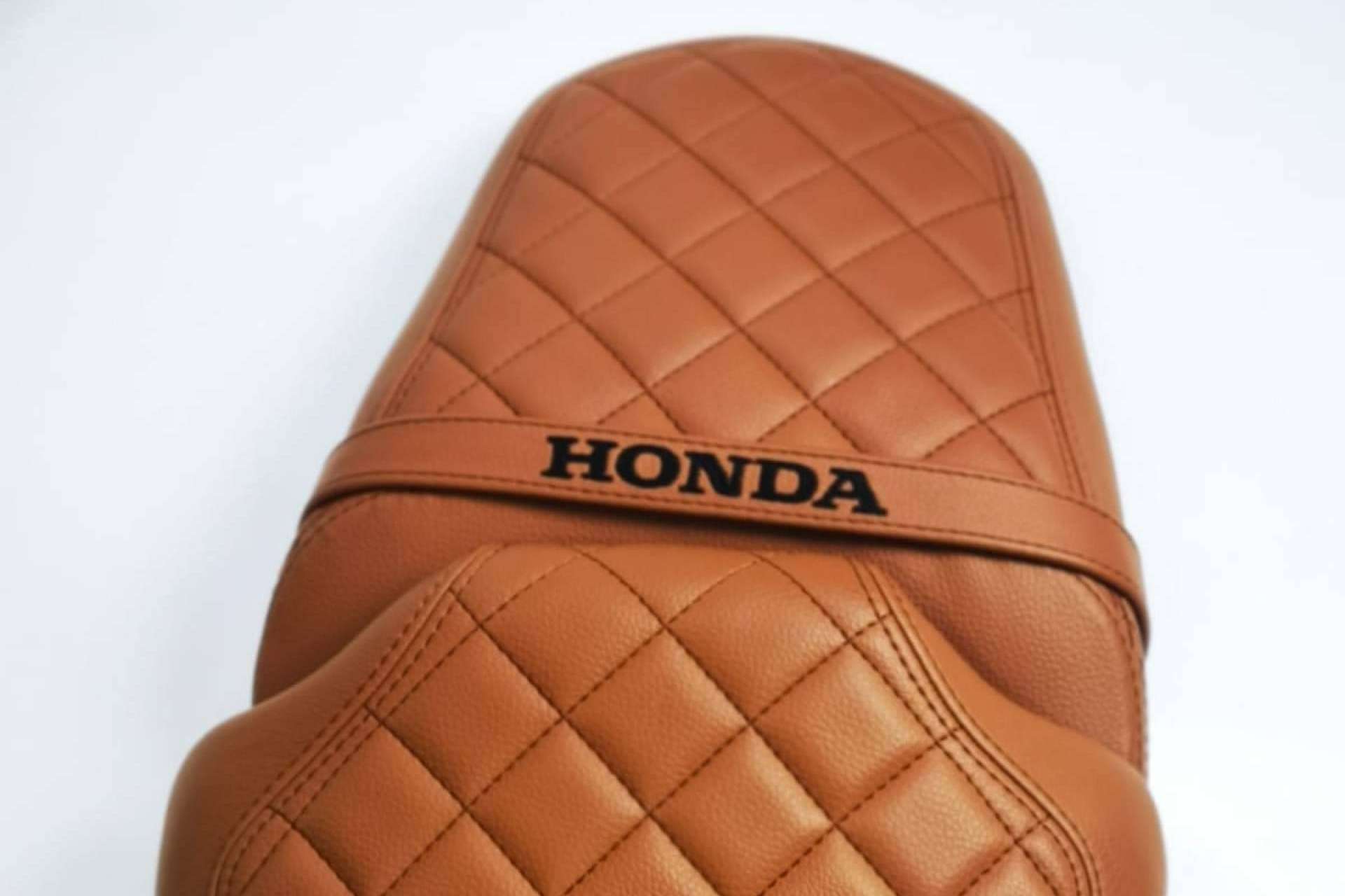 FUNDAS ofrece un asiento cómodo moto para ir en carretera