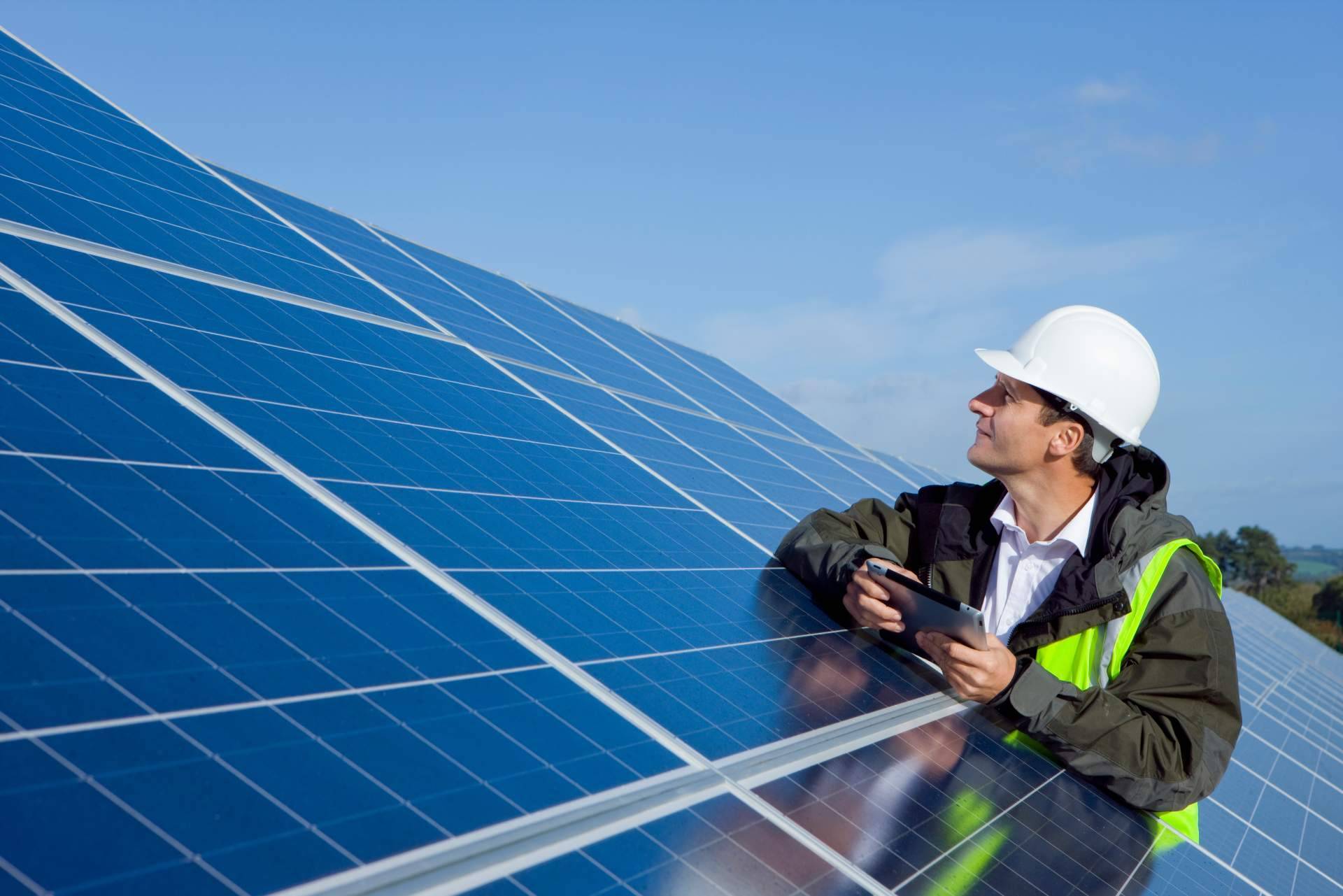 Instalar placas solares sin preocupaciones con los expertos de Naturclima
