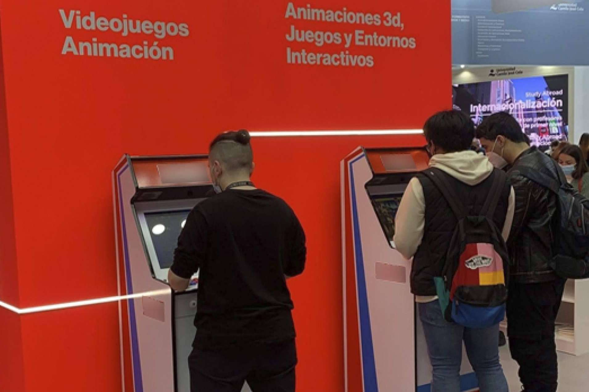 Alquiler de máquinas recreativas para fiestas inolvidables, con MiArcade
