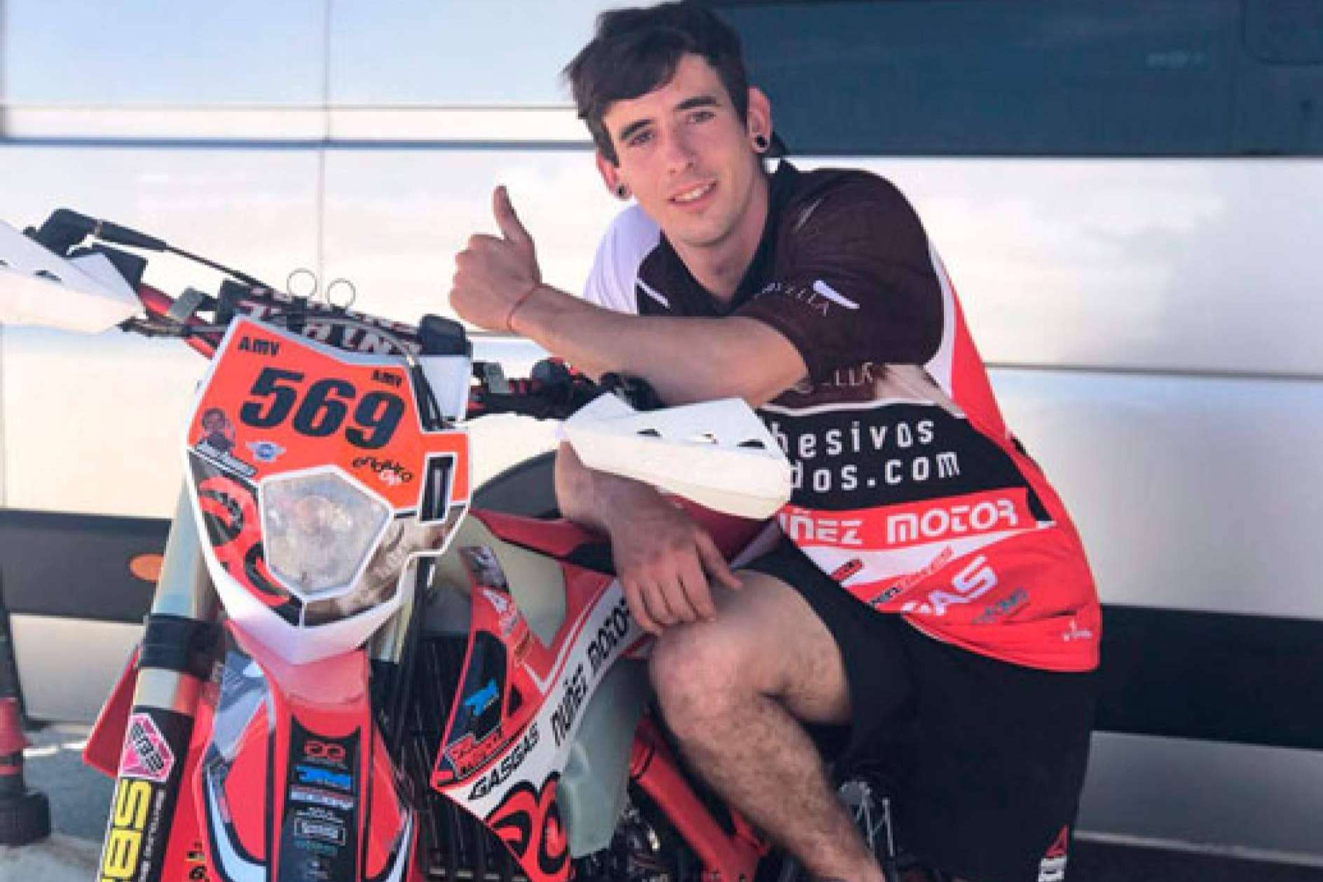 ADHESIVOSEMBARRADOS proporciona adhesivos para moto offroad