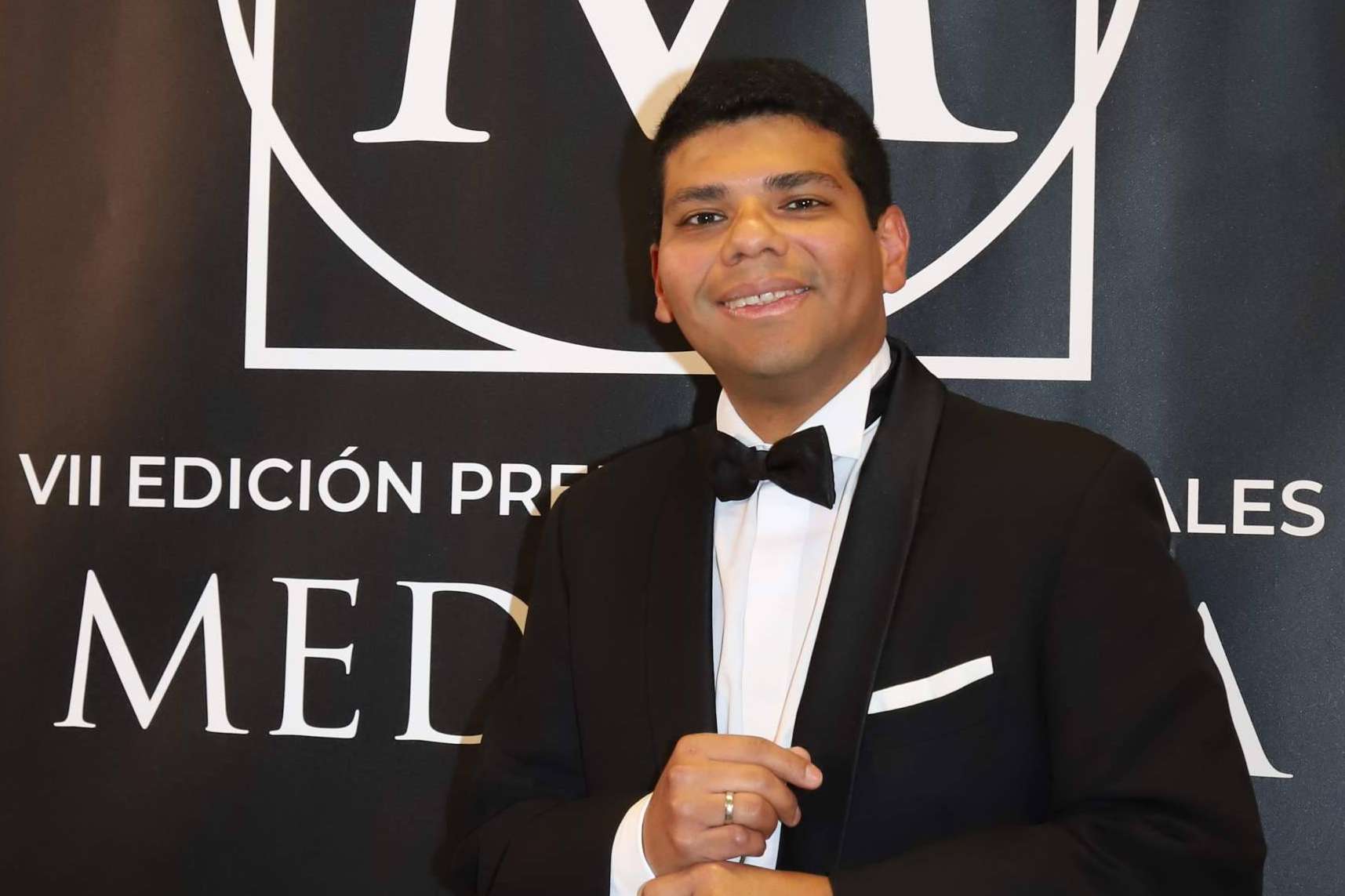 El Dr. Antonio Fernández Brito de Microcapilar Hair Clinic, galardonado como Cirujano Capilar