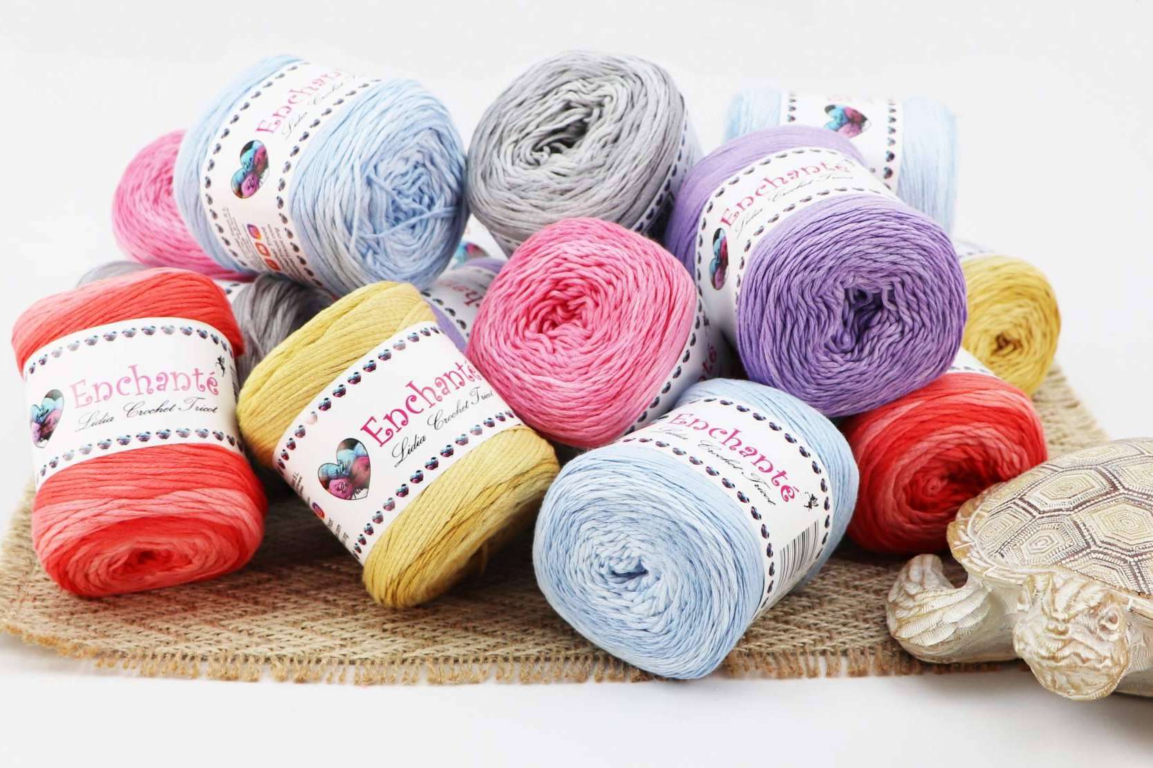 Dominar las técnicas de tejido circular para crear prendas sin costuras con Lidia Crochet Tricot
