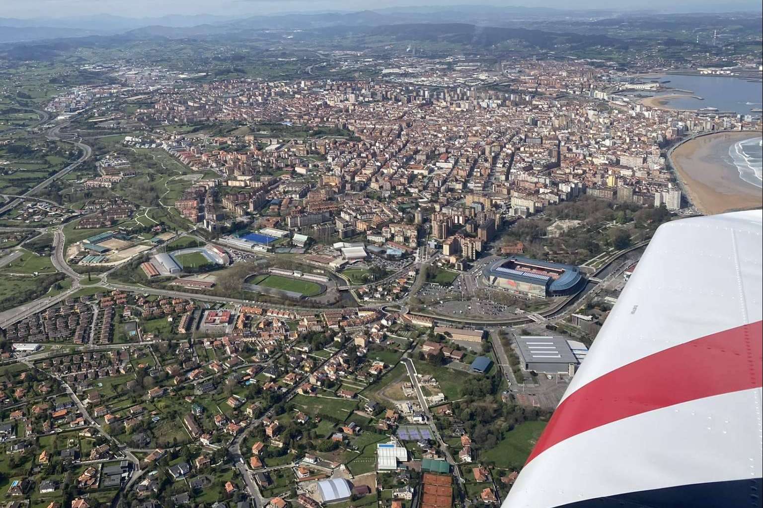 Asturfly ofrece una aventura aérea en las Tierras Altas de Asturias