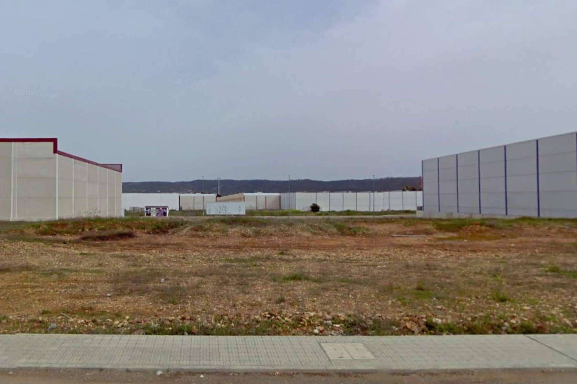 A la venta un lote de parcelas cercano a la nueva base militar del ejército de Tierra en Córdoba
