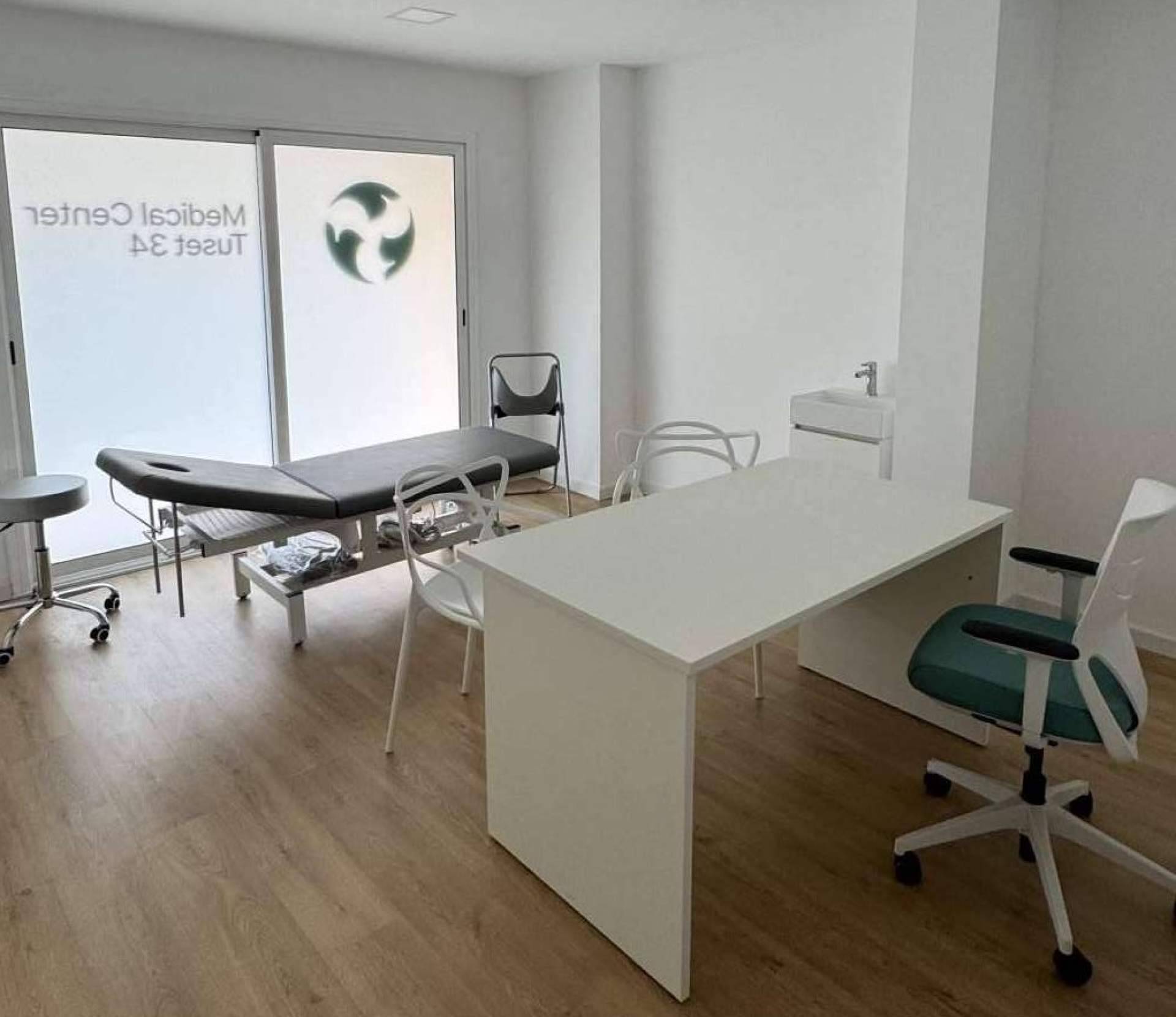 Las ventajas de trabajar en un co-working sanitario o despacho compartido, por Medical Center Tuset 34