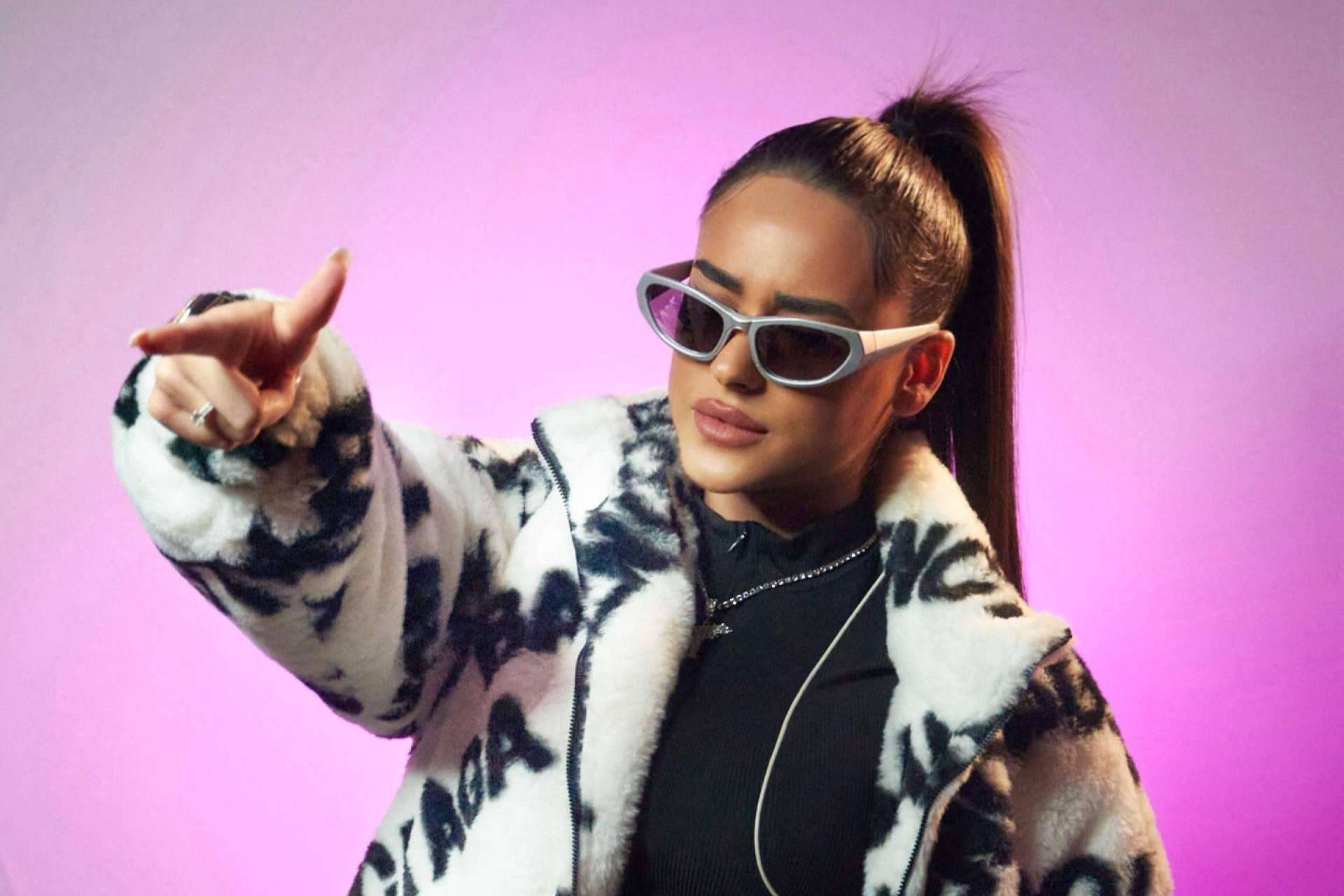 Zucla, la DJ que revoluciona la escena musical urbana
