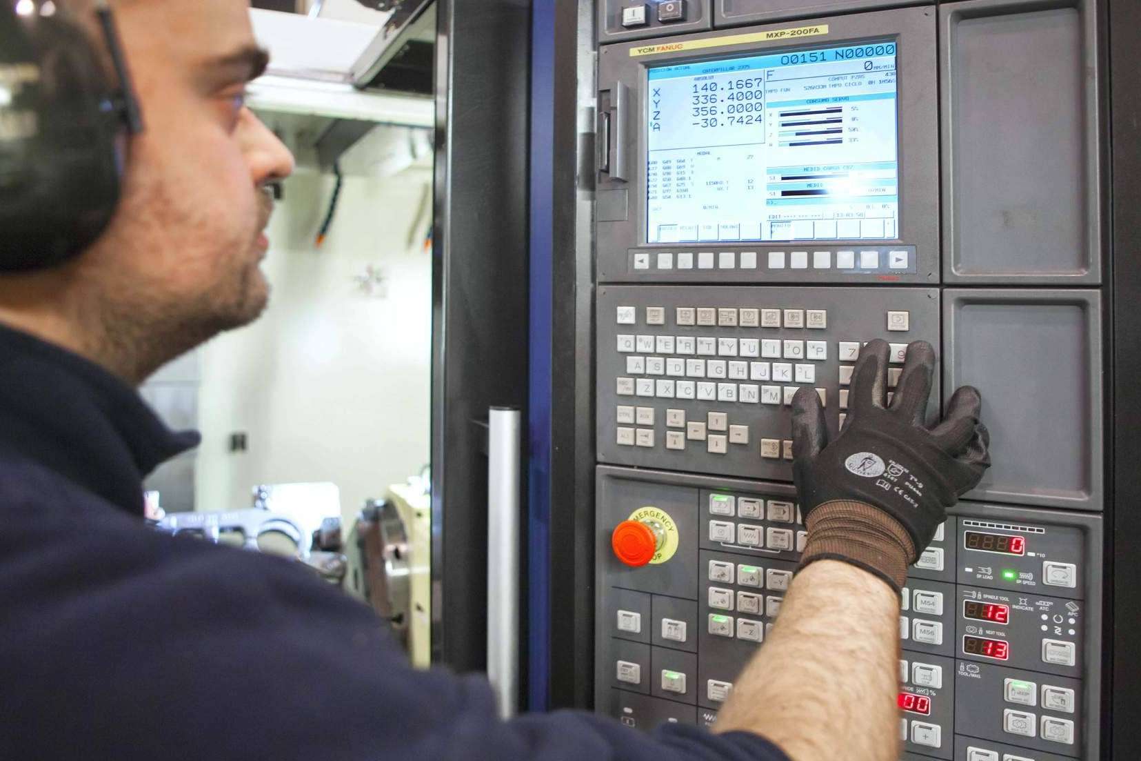 Las principales características del servicio de mecanizado CNC de Inter 2000