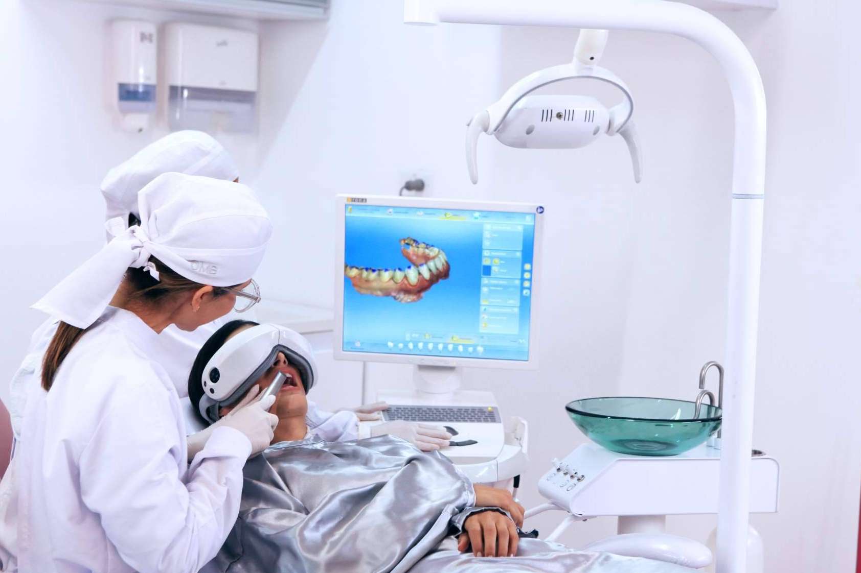 Diseño de sonrisa, el tratamiento dental de mayor demanda en Odontología de Marlon Becerra